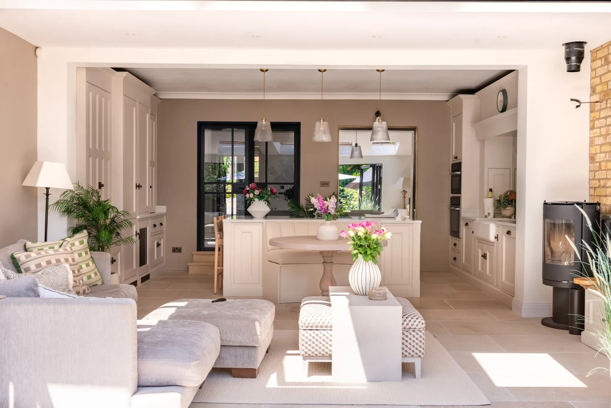 classic-in-frame-beaded-bespoke-shaker-kitchen-loughton-handmade-kitchen-company (29)