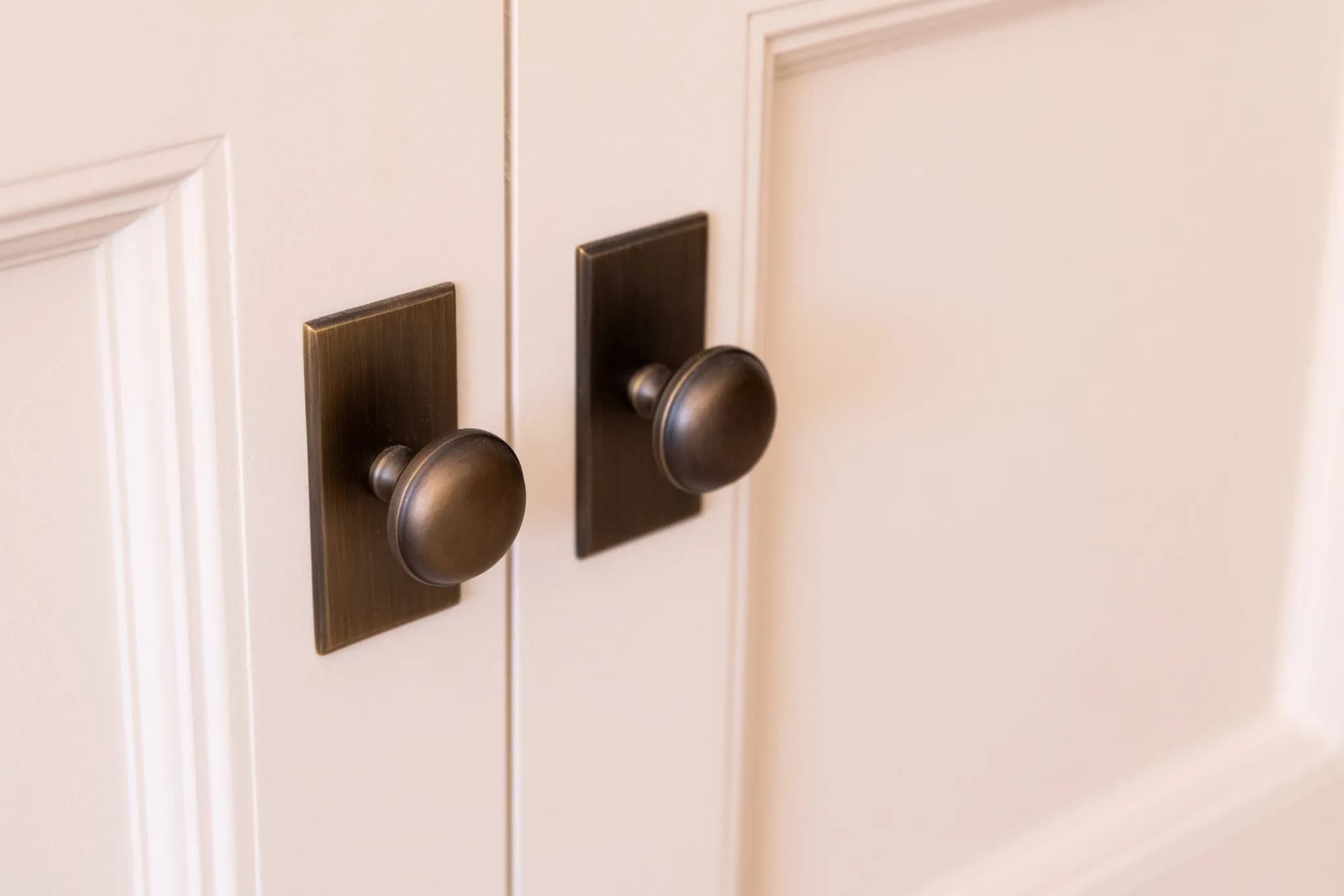 classic-in-frame-beaded-bespoke-shaker-kitchen-loughton-handmade-kitchen-company (35)