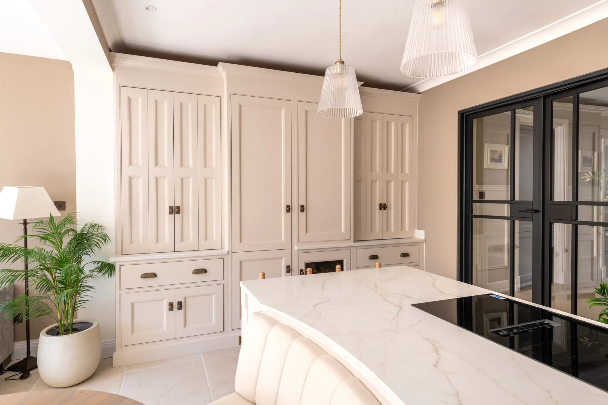 classic-in-frame-beaded-bespoke-shaker-kitchen-loughton-handmade-kitchen-company (8)