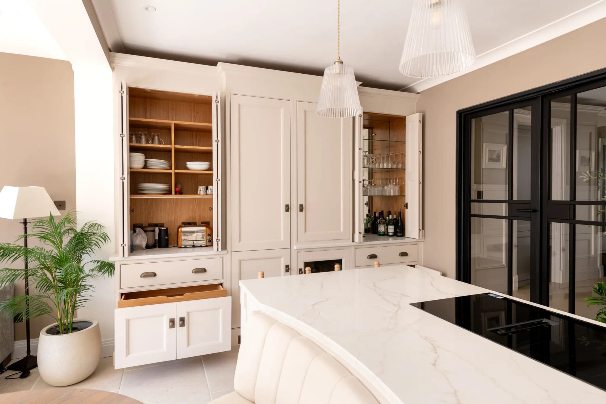 classic-in-frame-beaded-bespoke-shaker-kitchen-loughton-handmade-kitchen-company (9)