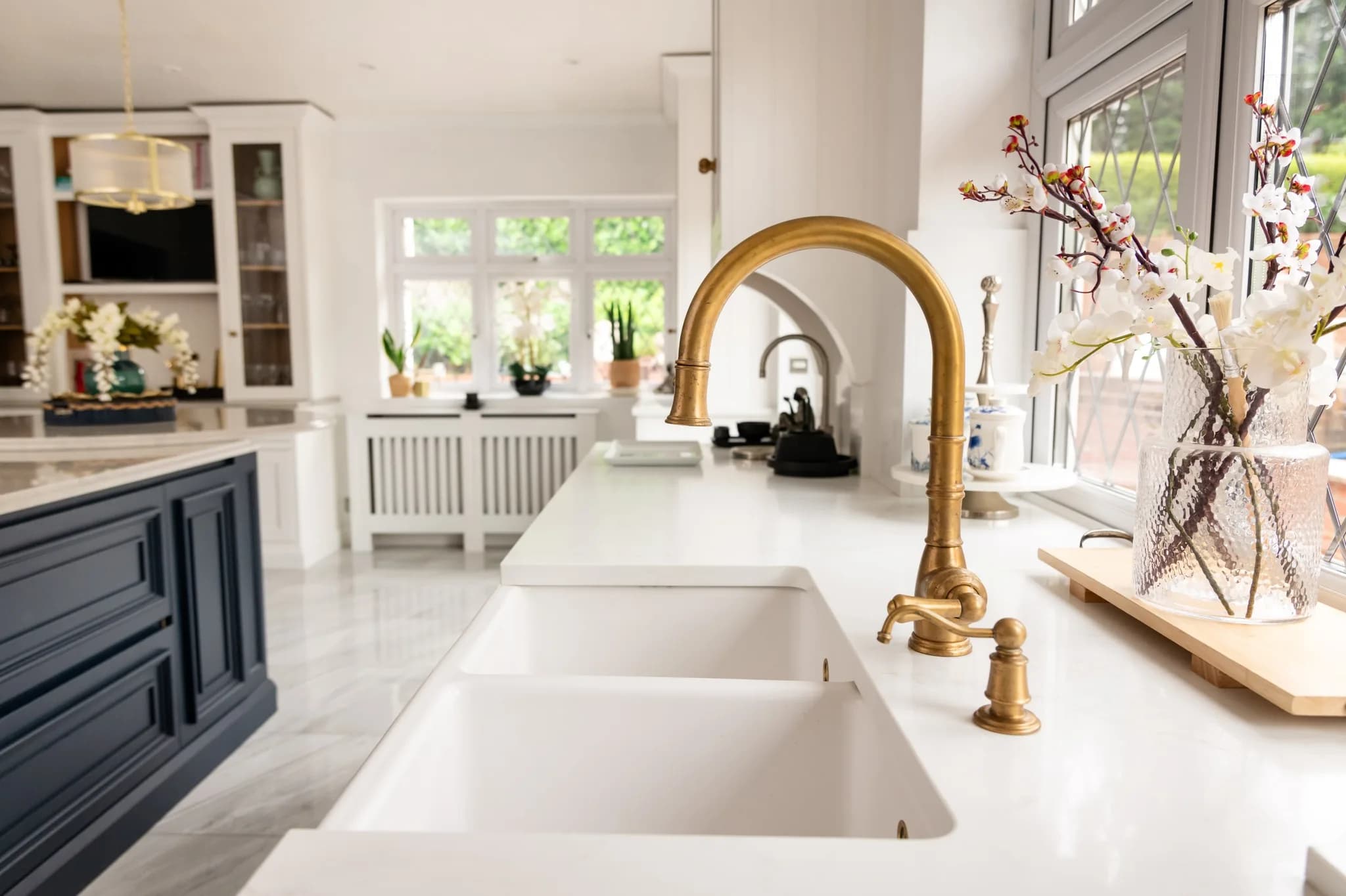 classic-in-frame-cock-bead-handleless-mapesbury-combination-bespoke-shaker-kitchen-hutton-handmade-kitchen-company (11)