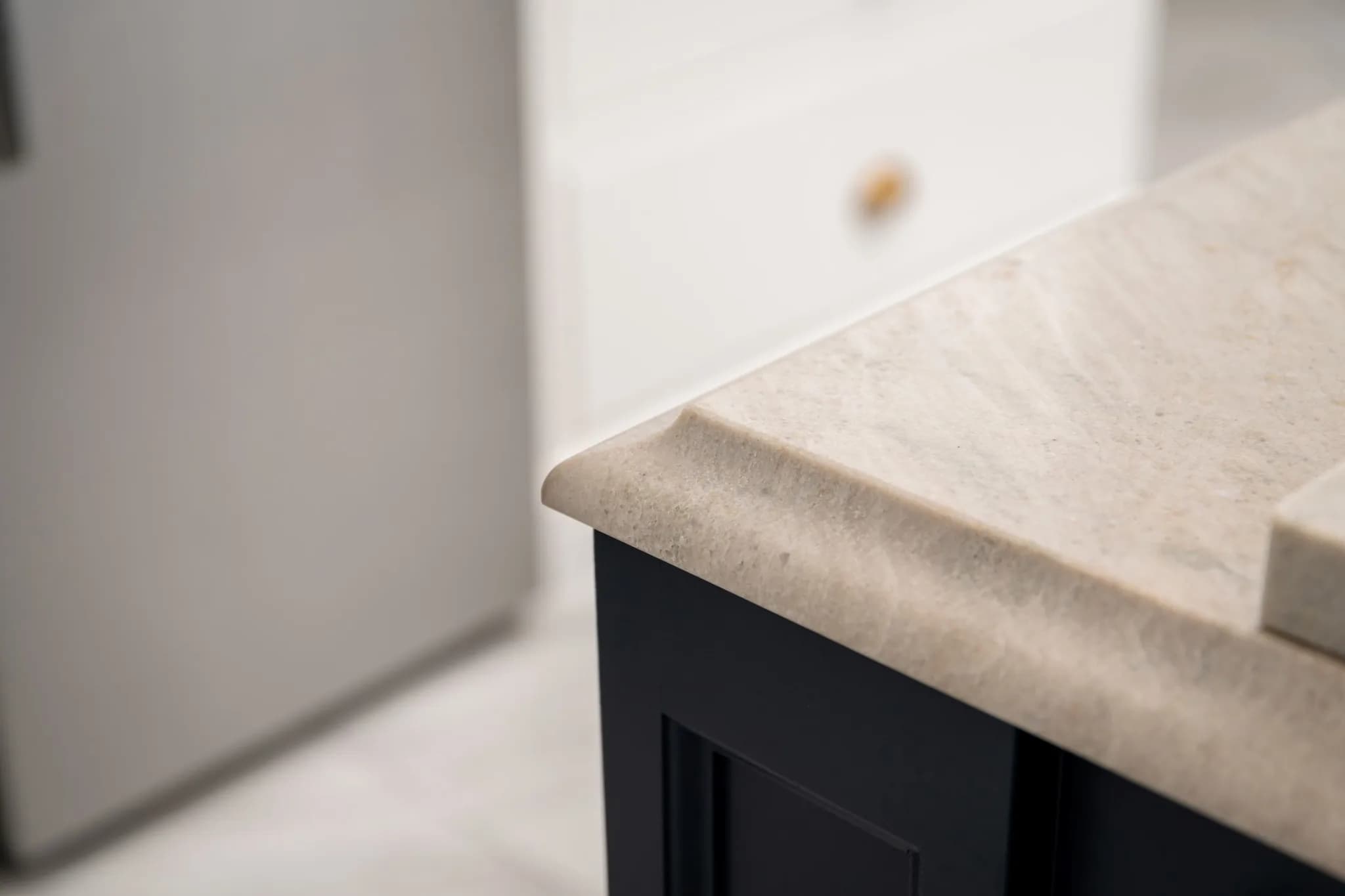 classic-in-frame-cock-bead-handleless-mapesbury-combination-bespoke-shaker-kitchen-hutton-handmade-kitchen-company (26)