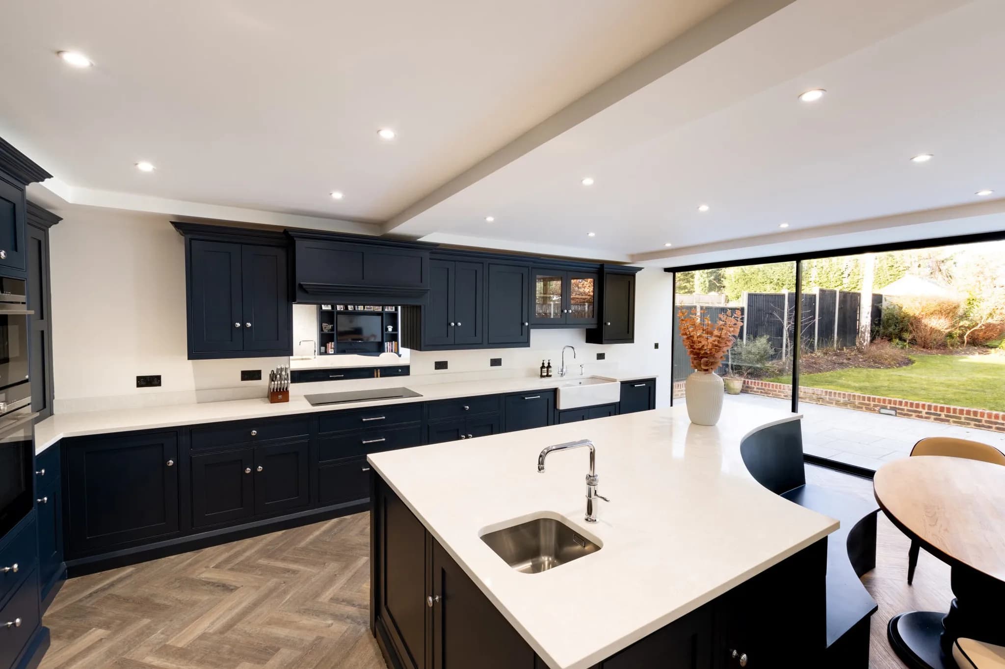 What are the Downsides to Purchasing a High-Street Kitchen?