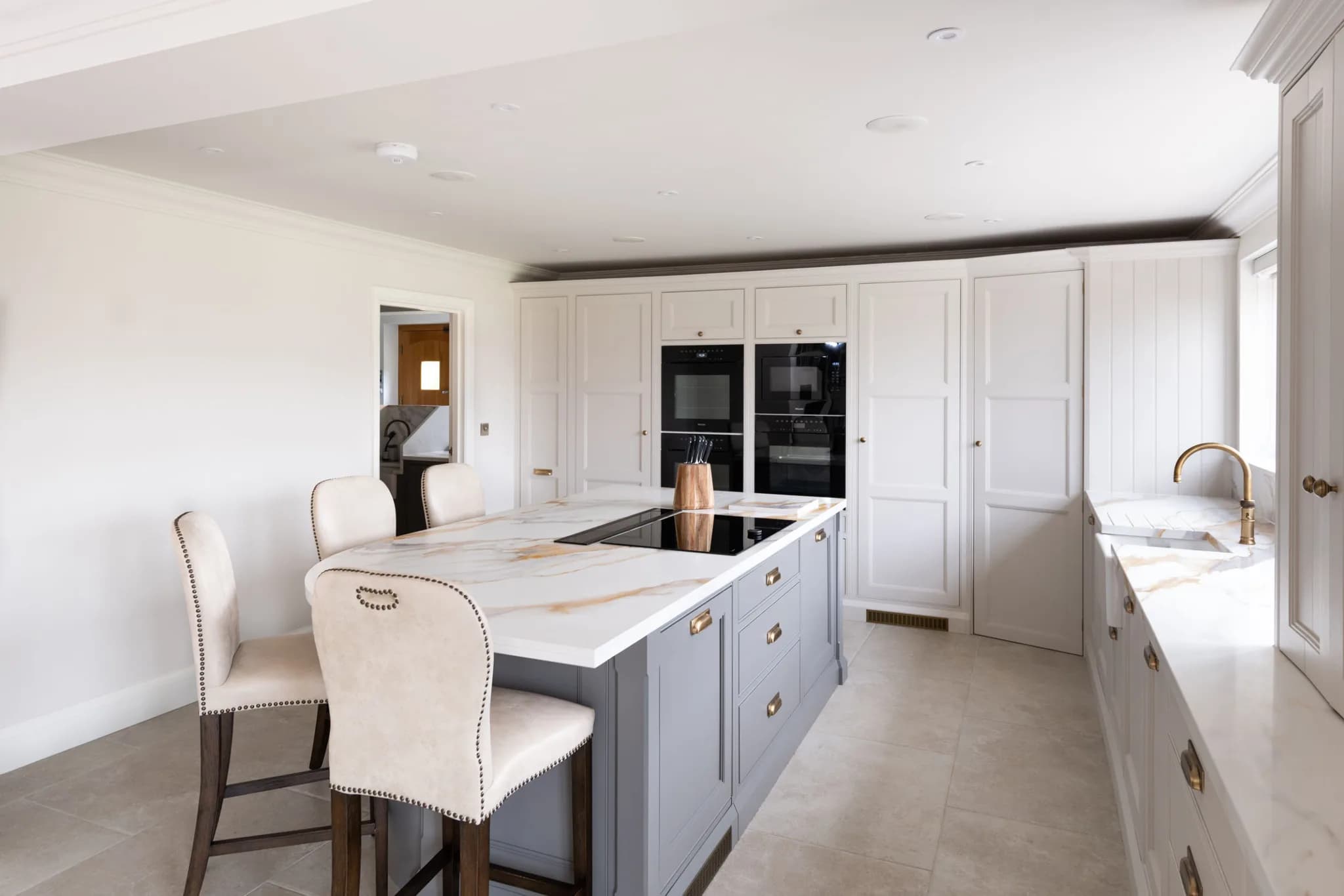 classic-in-frame-double-bead-flat-front-shaker-kitchen-felsted-handmade-kitchen-company-essex (1)