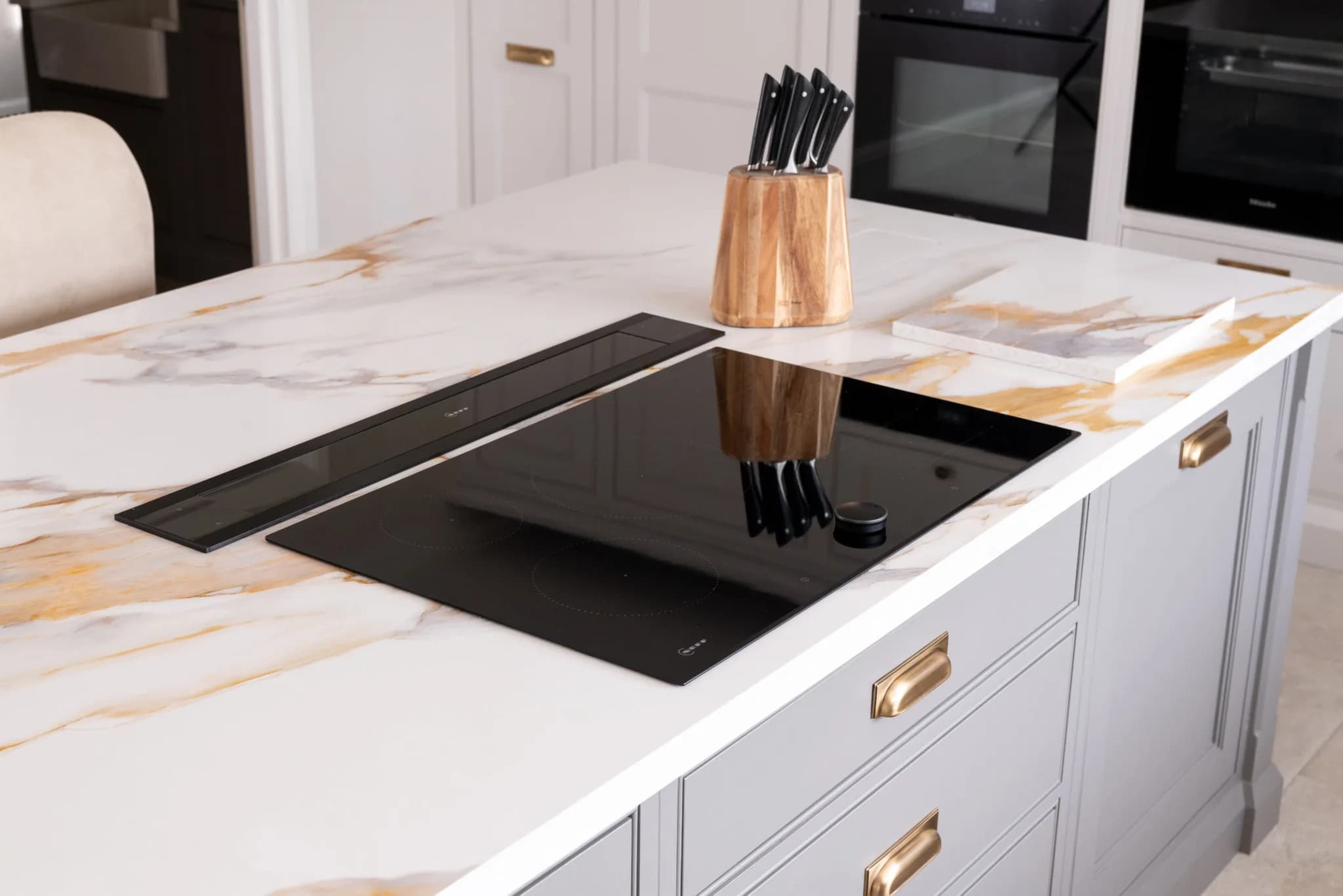 classic-in-frame-double-bead-flat-front-shaker-kitchen-felsted-handmade-kitchen-company-essex (16)