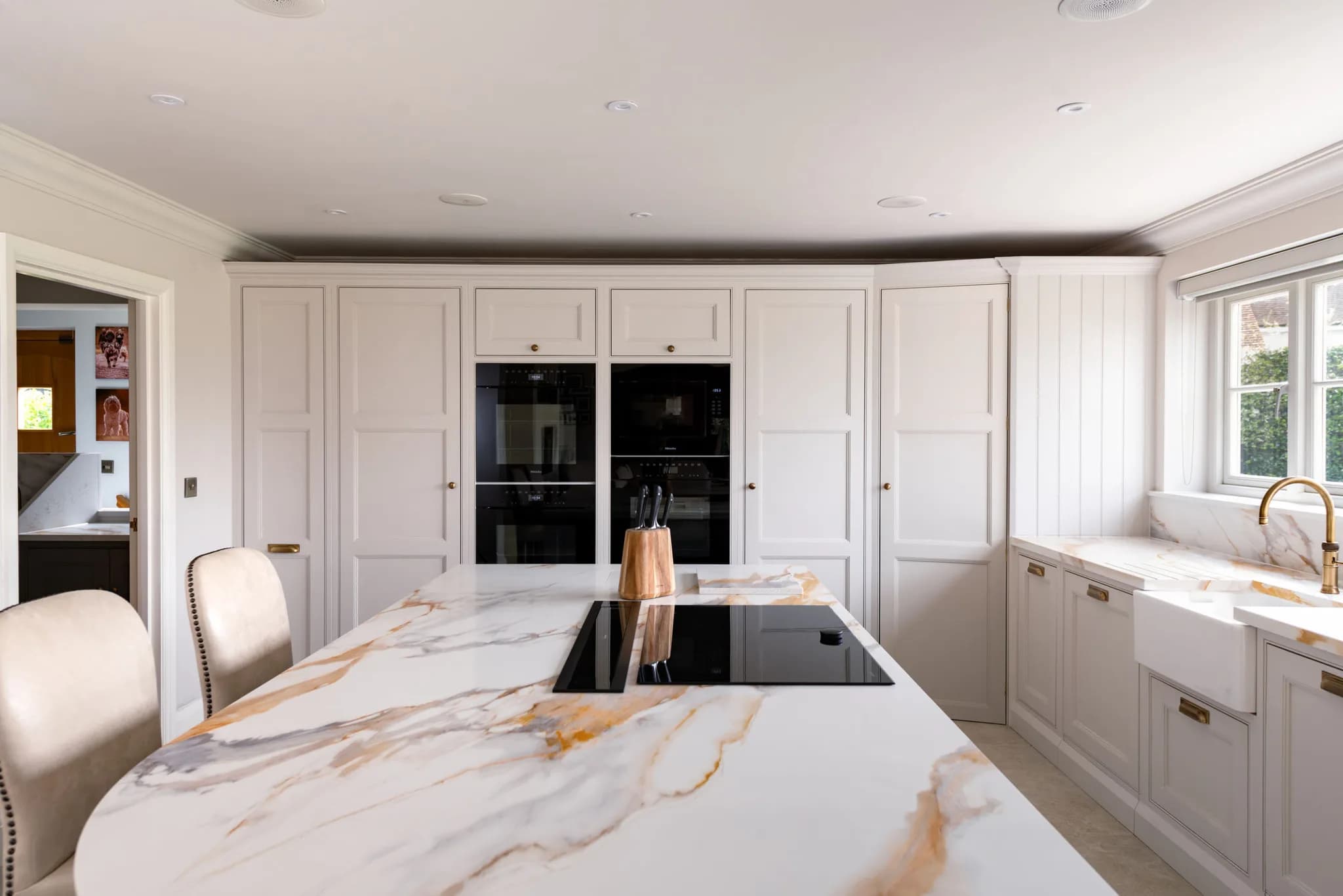 classic-in-frame-double-bead-flat-front-shaker-kitchen-felsted-handmade-kitchen-company-essex (2)