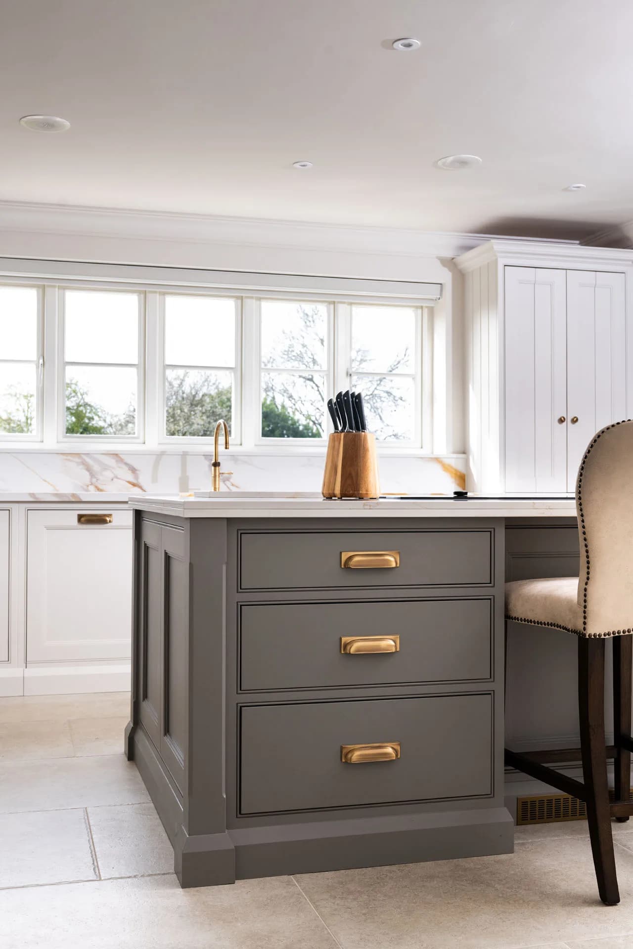 classic-in-frame-double-bead-flat-front-shaker-kitchen-felsted-handmade-kitchen-company-essex (22)