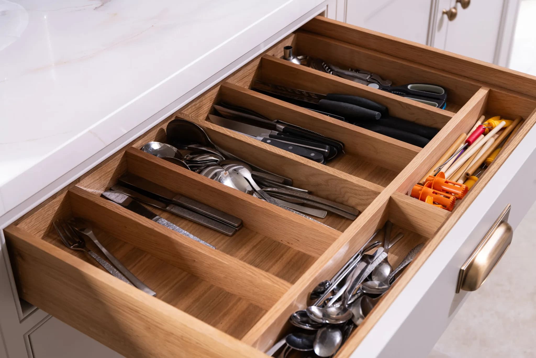classic-in-frame-double-bead-flat-front-shaker-kitchen-felsted-handmade-kitchen-company-essex (28)