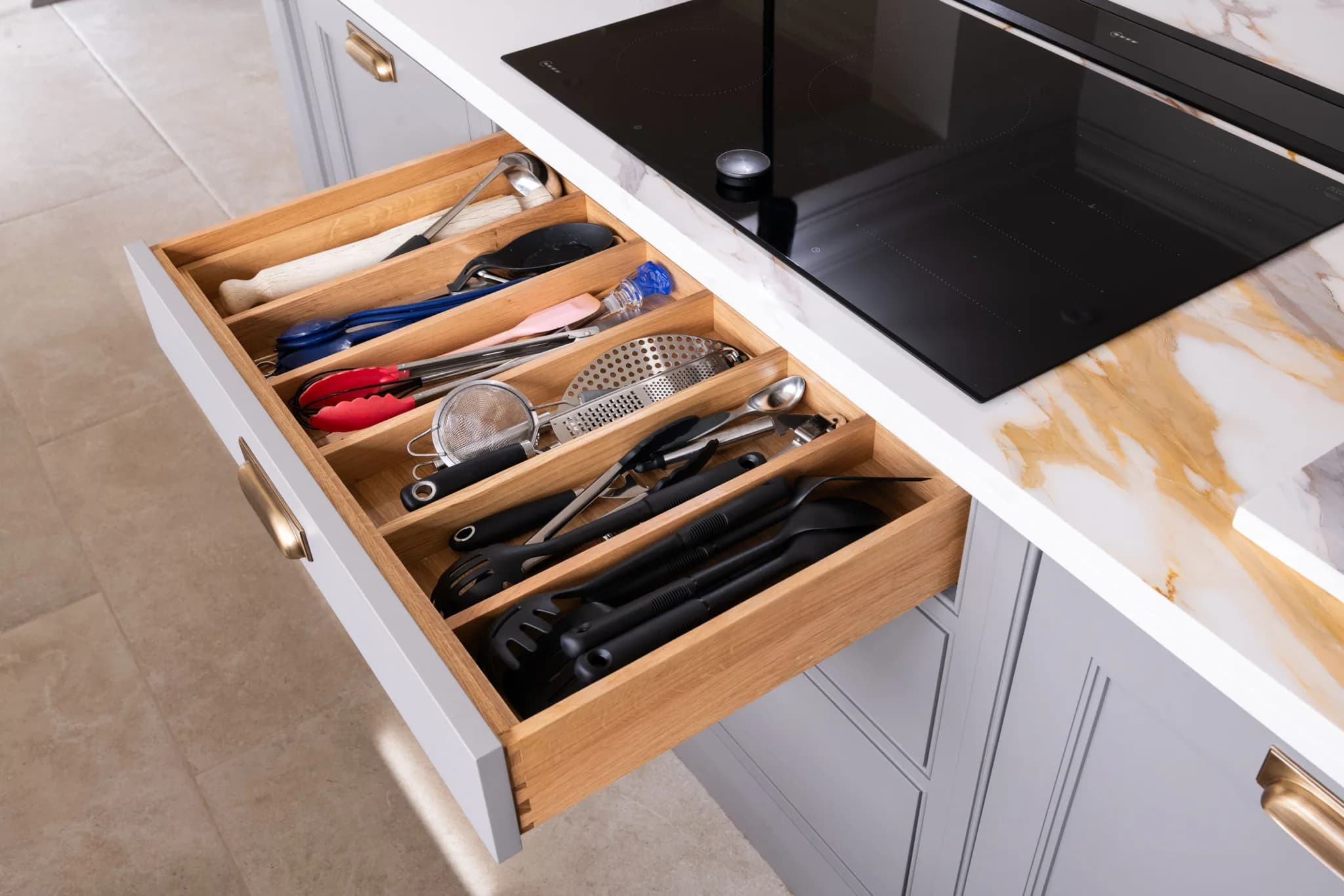 classic-in-frame-double-bead-flat-front-shaker-kitchen-felsted-handmade-kitchen-company-essex (34)