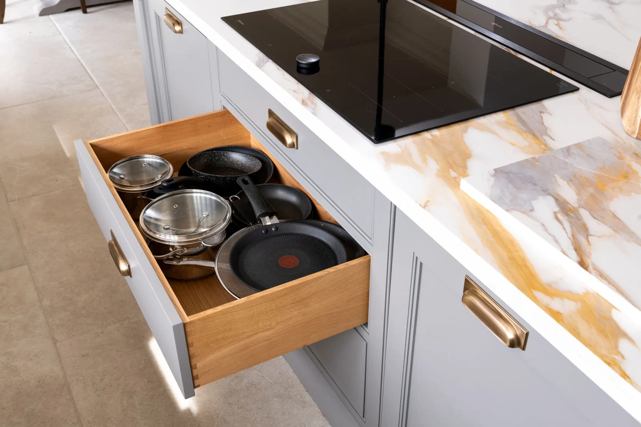 classic-in-frame-double-bead-flat-front-shaker-kitchen-felsted-handmade-kitchen-company-essex (35)