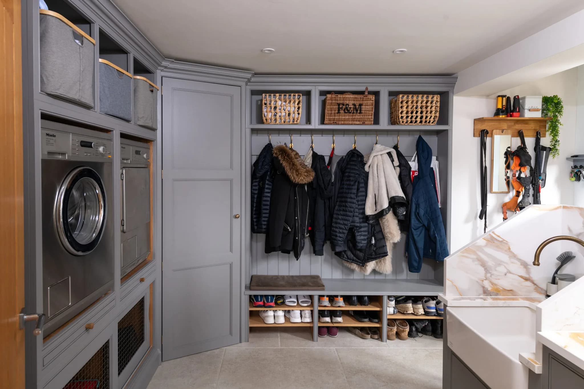 classic-in-frame-double-bead-flat-front-shaker-kitchen-utility-felsted-handmade-kitchen-company-essex (1)