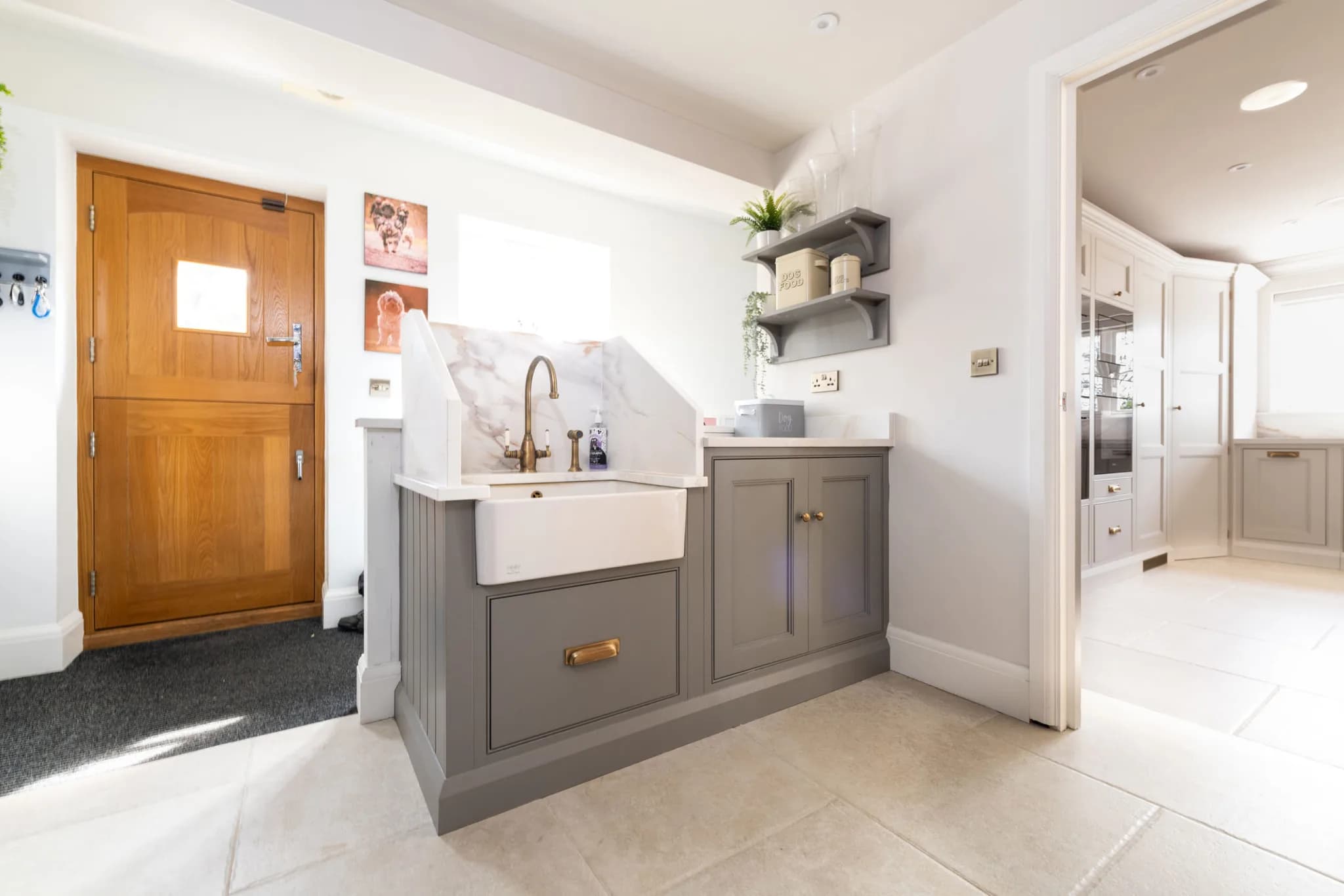 classic-in-frame-double-bead-flat-front-shaker-kitchen-utility-felsted-handmade-kitchen-company-essex (3)