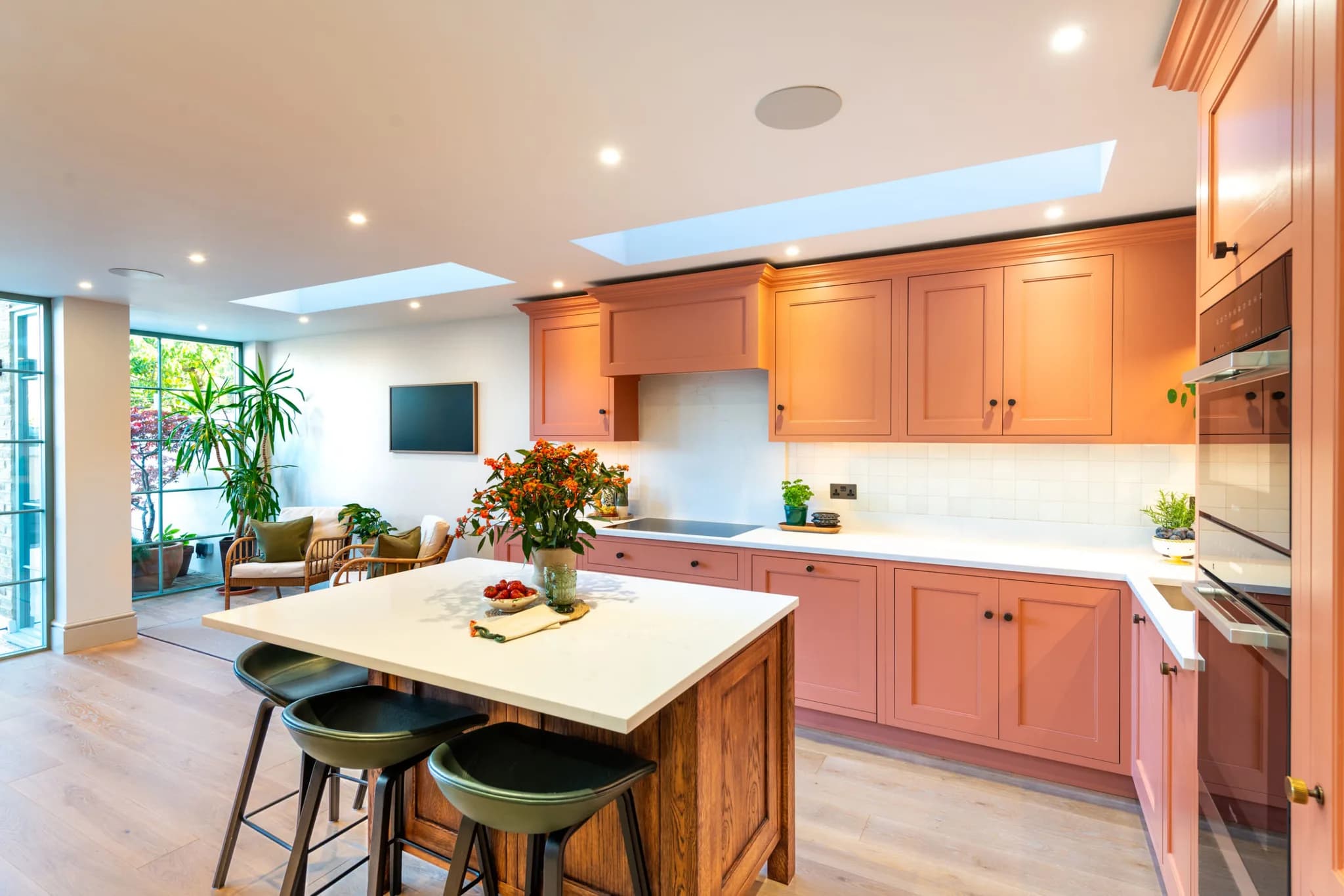 How to Choose a Handmade Kitchen Maker: Ten Questions to Ask