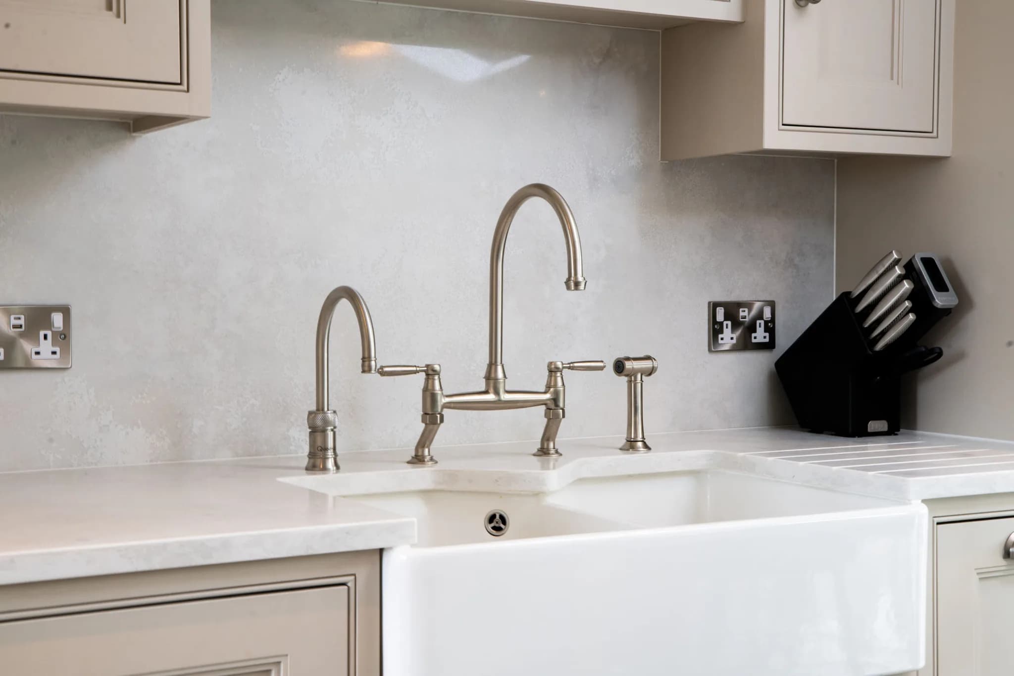 classic in-frame square beaded bespoke shaker kitchen much hadham - handmade kitchen company essex (17)-2