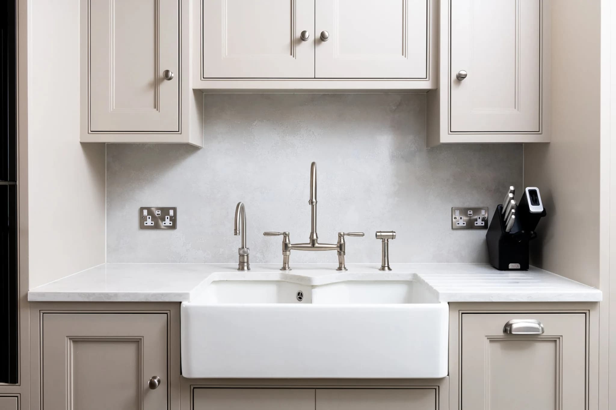 classic in-frame square beaded bespoke shaker kitchen much hadham - handmade kitchen company essex (18)-2