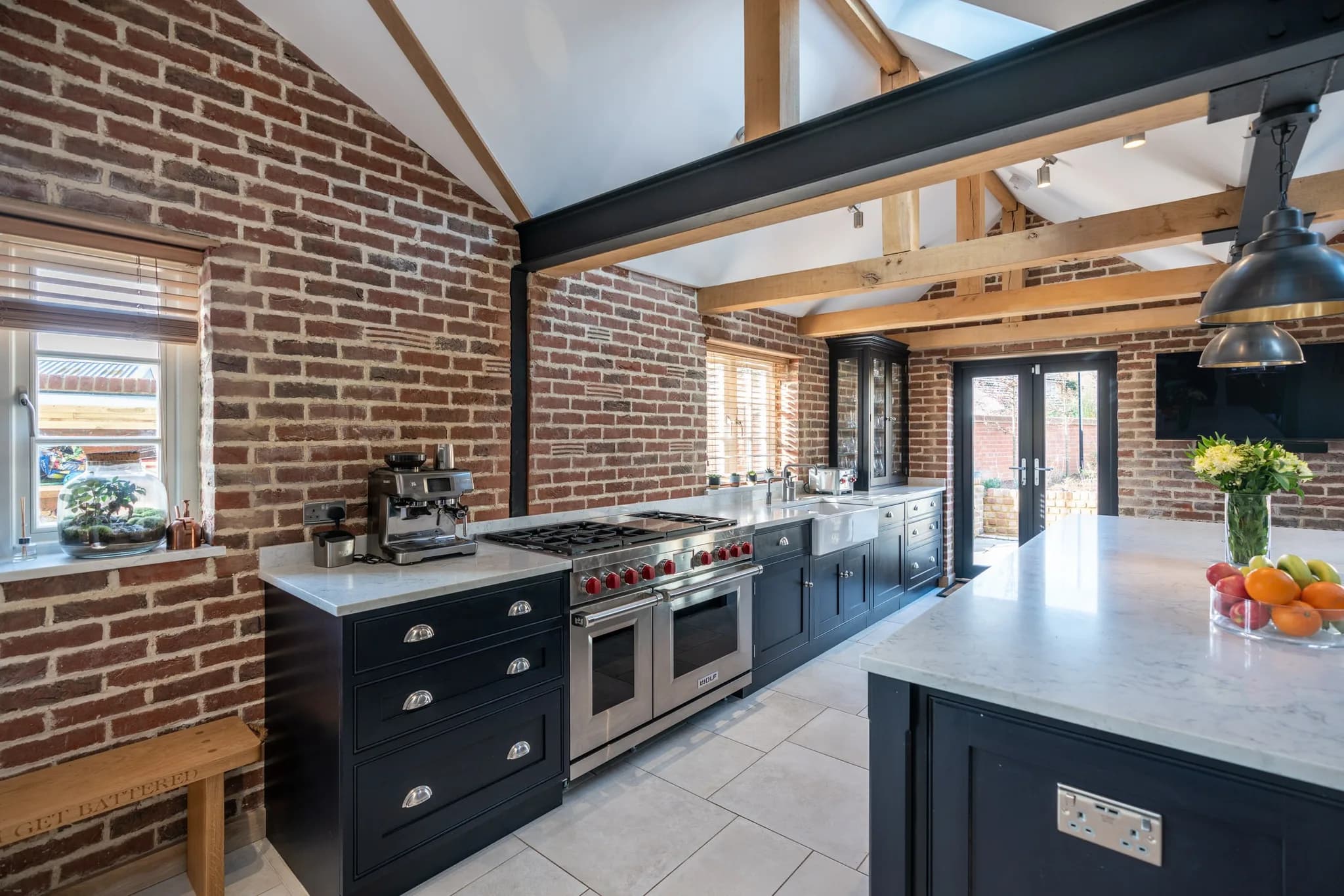 How to Create a Dramatic Kitchen