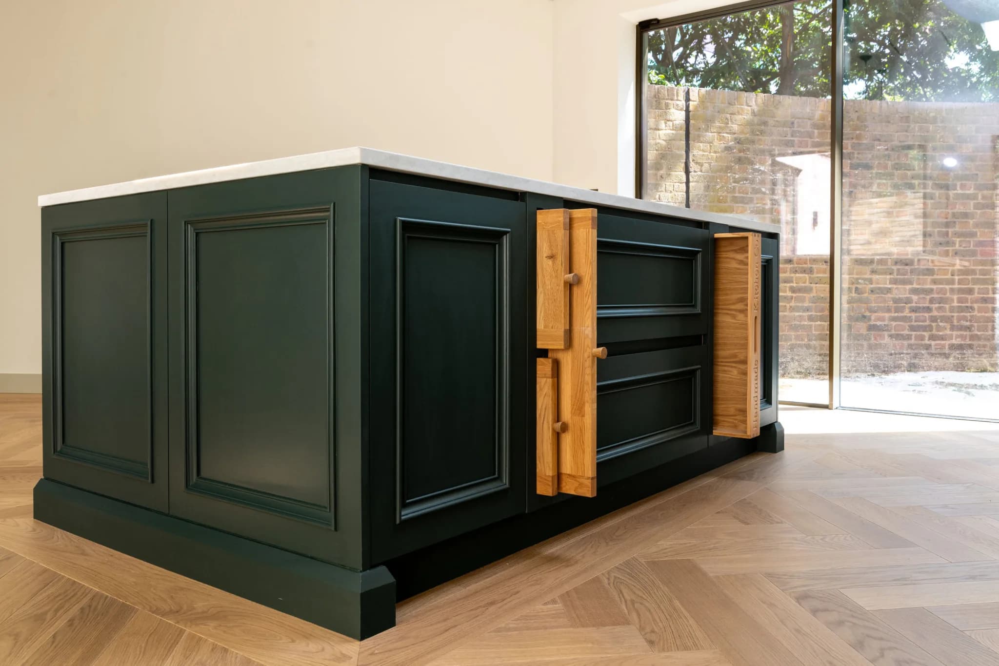handleless-bespoke-soft-mapesbury-shaker-kitchen-london-handmade-kitchen-company (12)