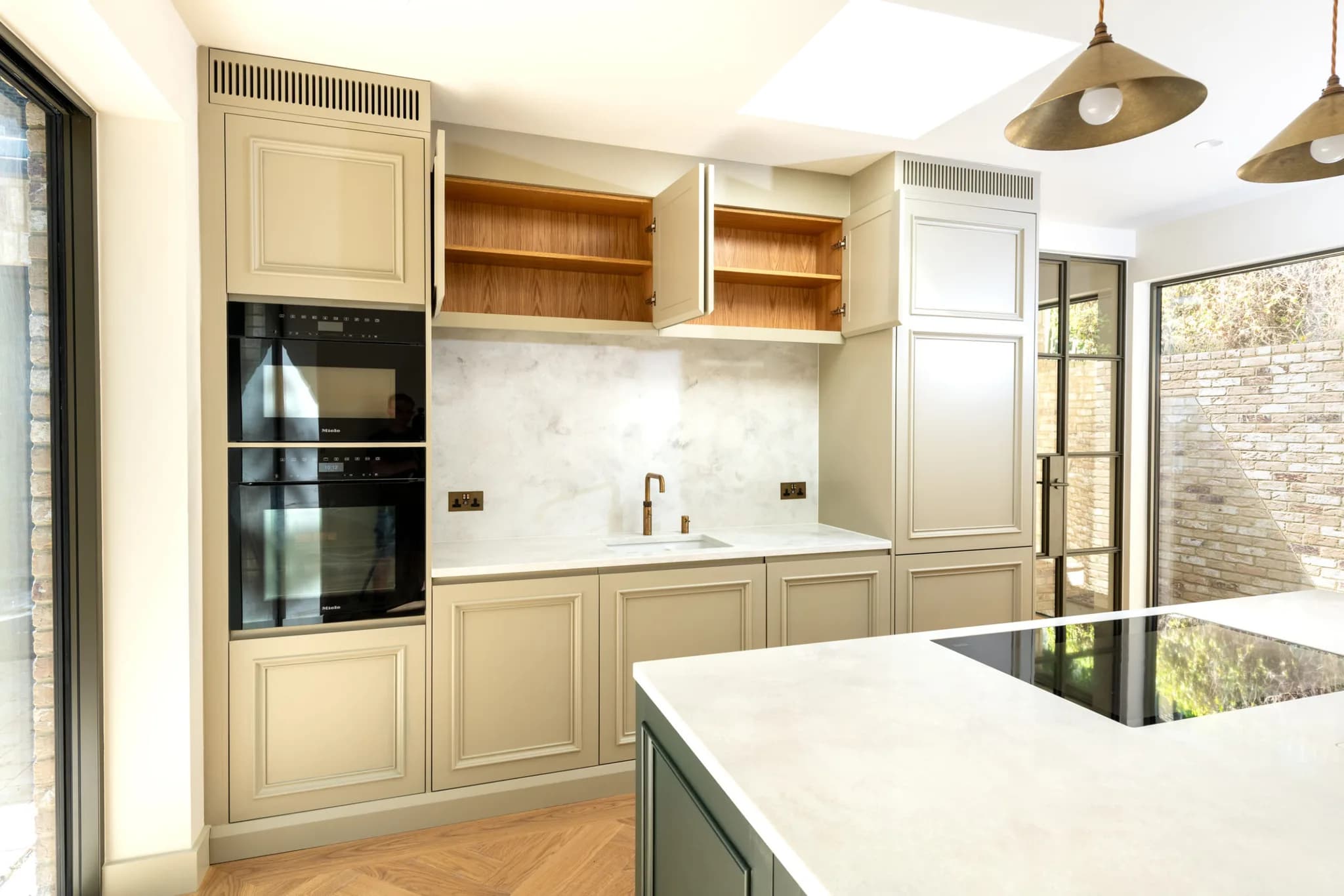 handleless-bespoke-soft-mapesbury-shaker-kitchen-london-handmade-kitchen-company (17)
