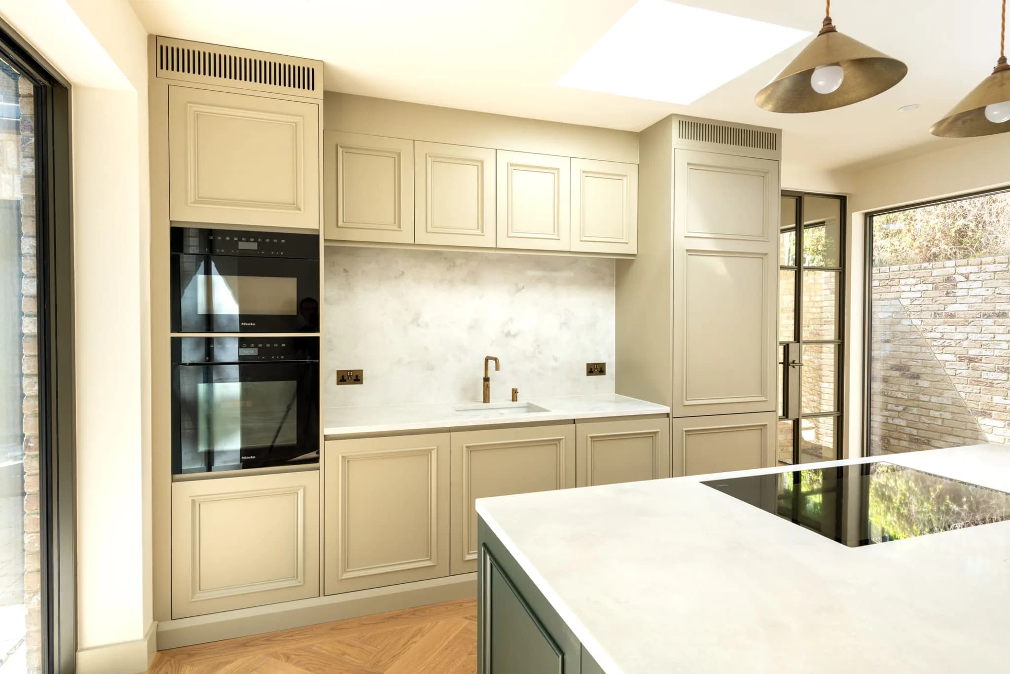 handleless-bespoke-soft-mapesbury-shaker-kitchen-london-handmade-kitchen-company (18)