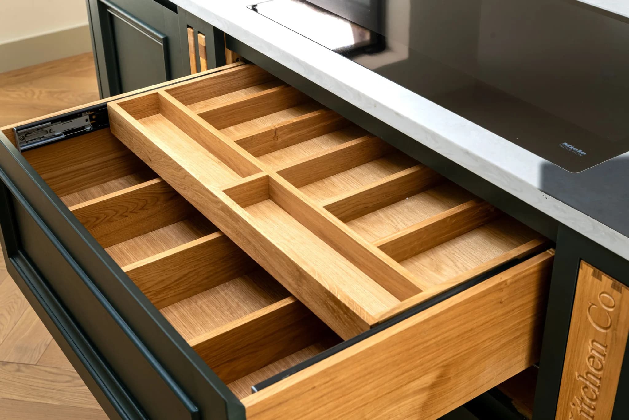 handleless-bespoke-soft-mapesbury-shaker-kitchen-london-handmade-kitchen-company (20)