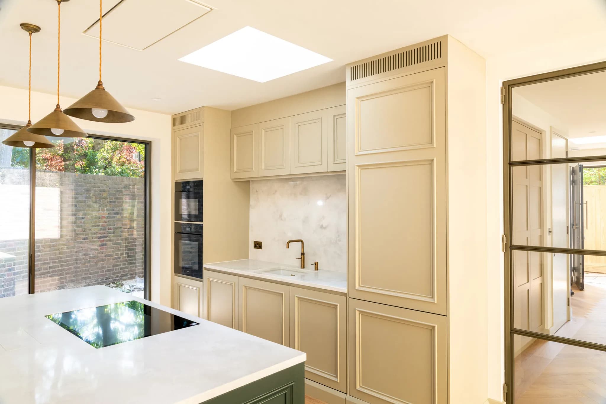 handleless-bespoke-soft-mapesbury-shaker-kitchen-london-handmade-kitchen-company (3)