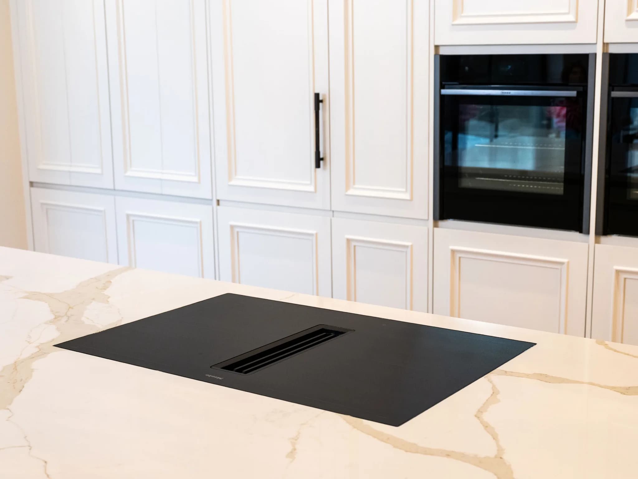 handleless-bespoke-soft-mapesbury-shaker-kitchen-woodford-green-handmade-kitchen-company-essex (16)
