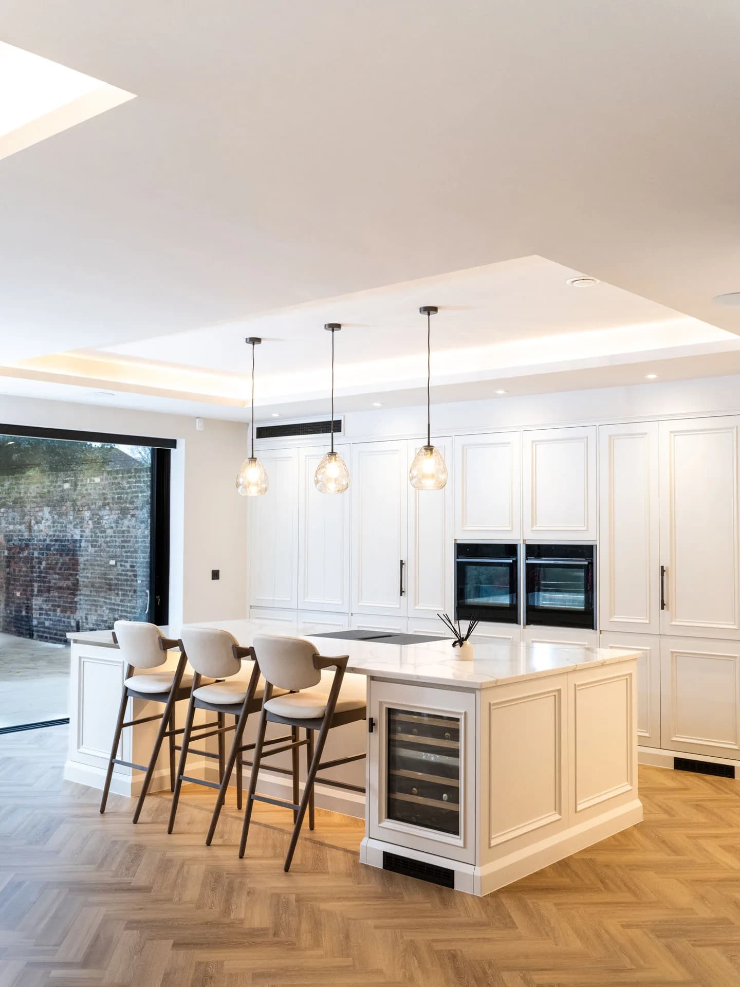handleless-bespoke-soft-mapesbury-shaker-kitchen-woodford-green-handmade-kitchen-company-essex (18)