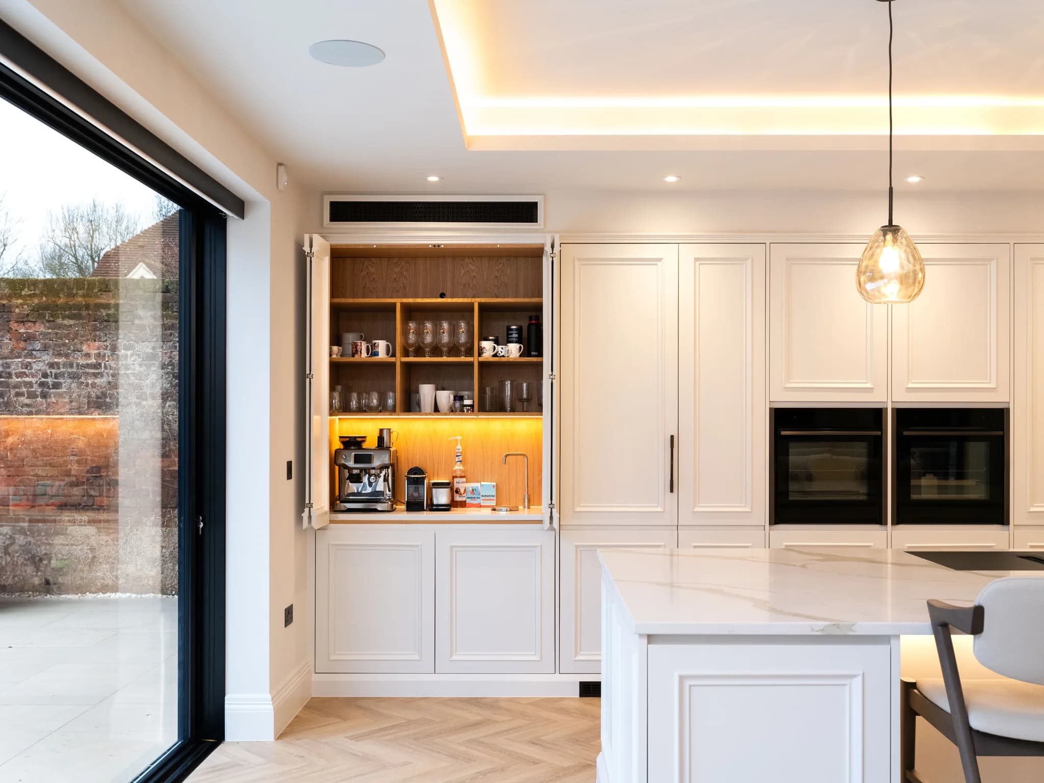 handleless-bespoke-soft-mapesbury-shaker-kitchen-woodford-green-handmade-kitchen-company-essex (20)