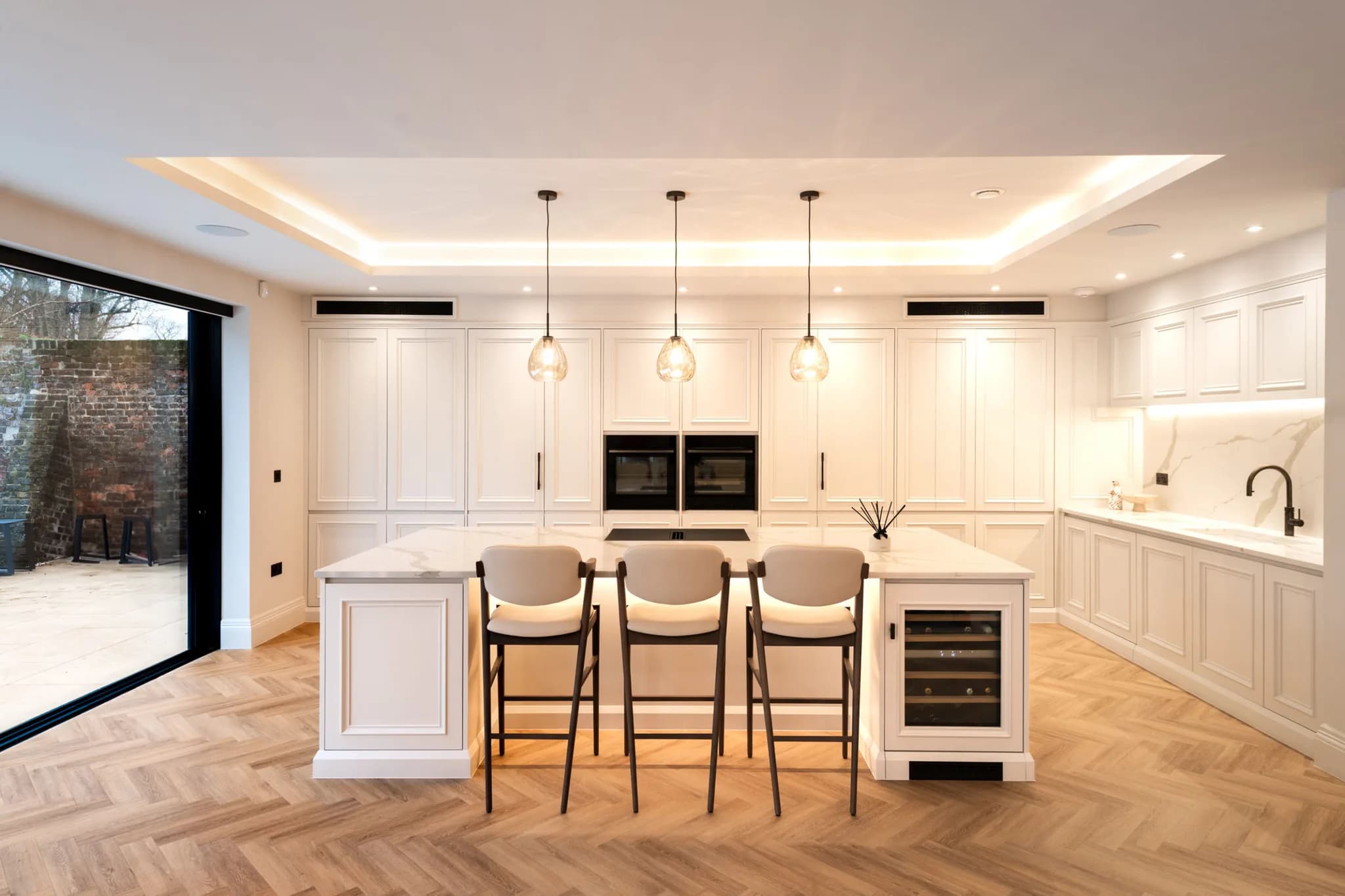 handleless-bespoke-soft-mapesbury-shaker-kitchen-woodford-green-handmade-kitchen-company-essex (22)