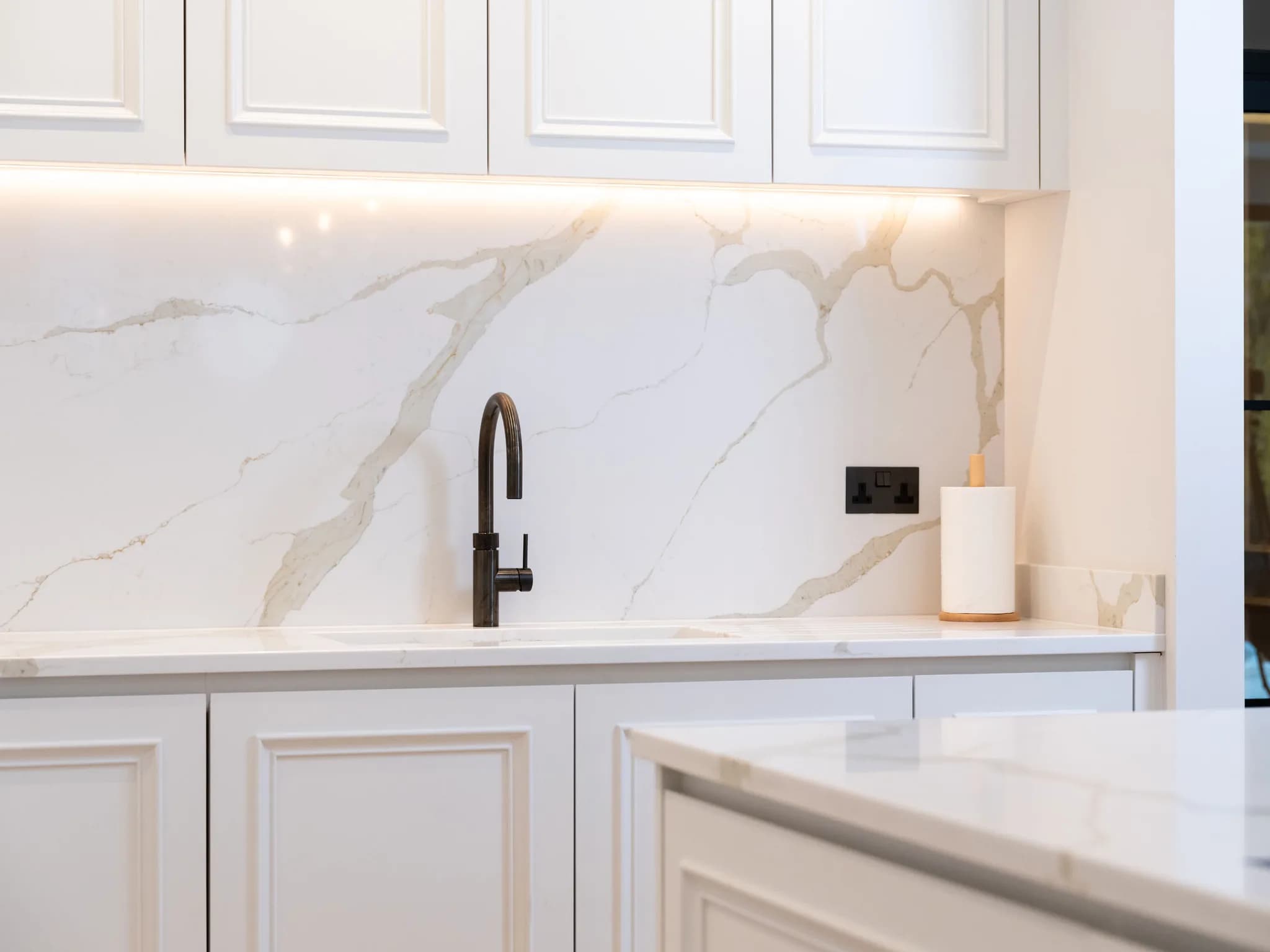 handleless-bespoke-soft-mapesbury-shaker-kitchen-woodford-green-handmade-kitchen-company-essex (38)