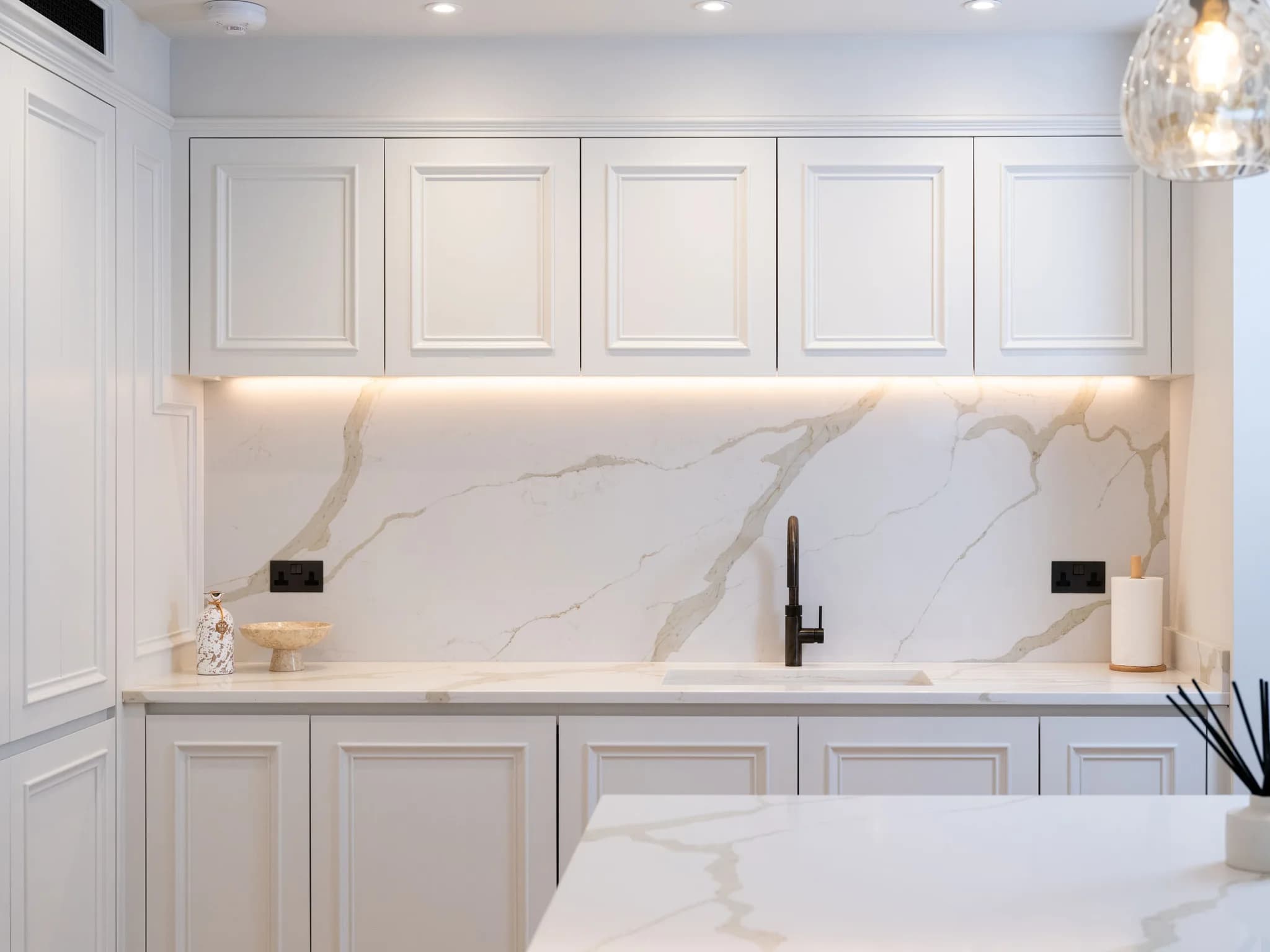 handleless-bespoke-soft-mapesbury-shaker-kitchen-woodford-green-handmade-kitchen-company-essex (39)