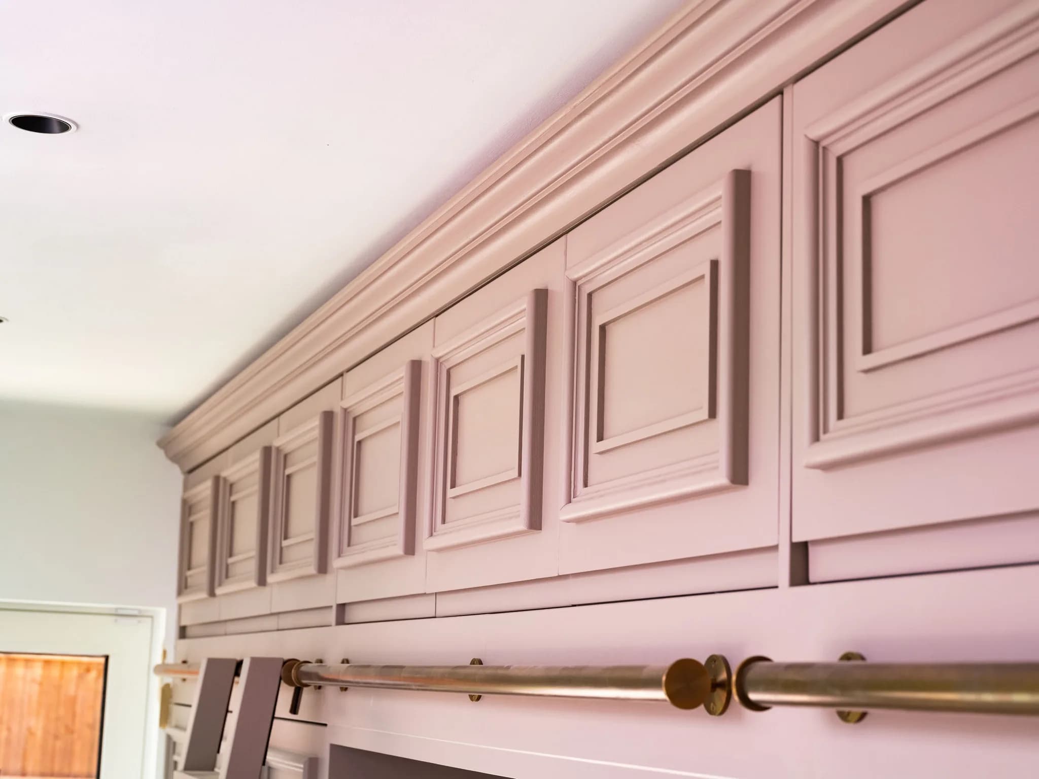 handleless-traditional-mapesbury-boot-room-great-eversden-handmade-kitchen-company (1 (8)