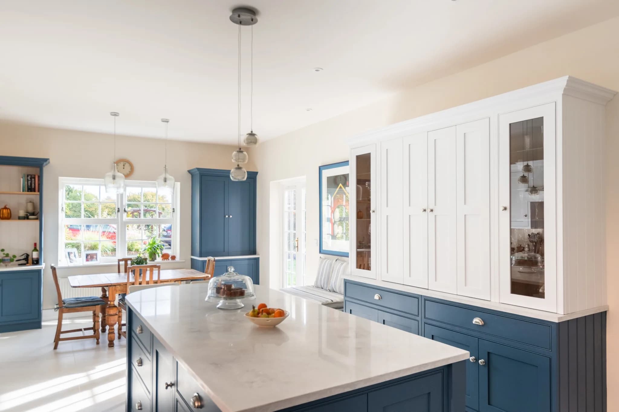 How to Choose a Dining Table for Your Kitchen