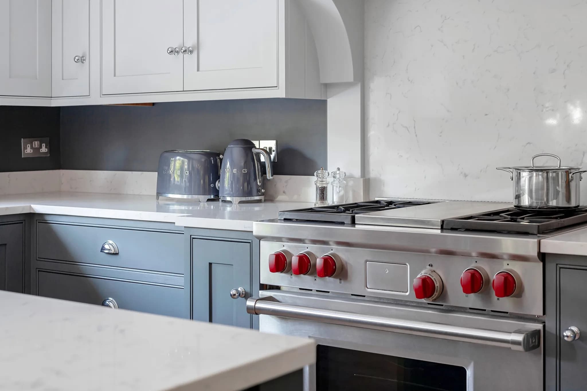 in-frame-shaker-kitchen-standon-herts-downpipe-dimpse-sub-zero-wolf-handmade-kitchen-co (8) (Custom)