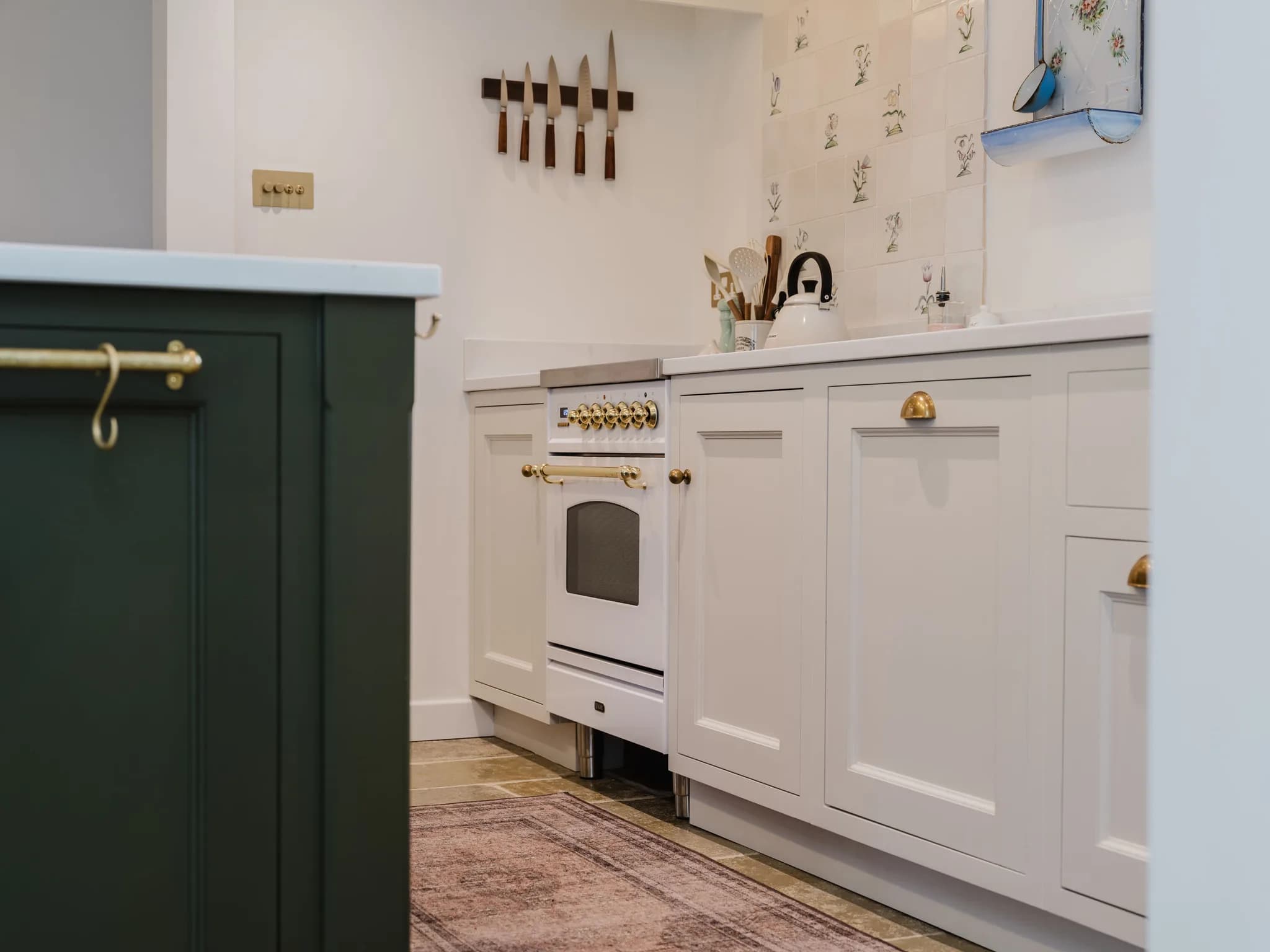 in-frame-shaker-plain-front-beaded-much-hadham-handmade-kitchen-company (45)