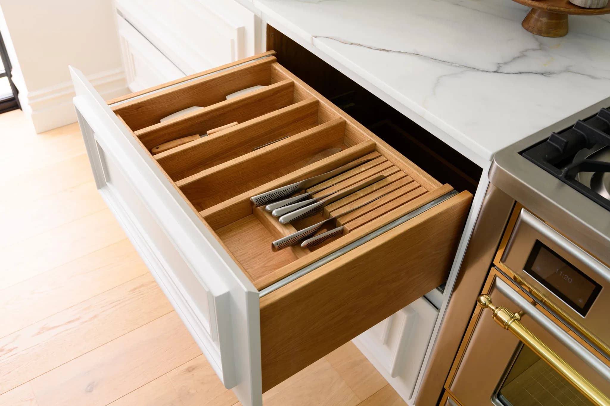 mapesbury traditional handleless kitchen epping essex handmade kitchen company (34)-2
