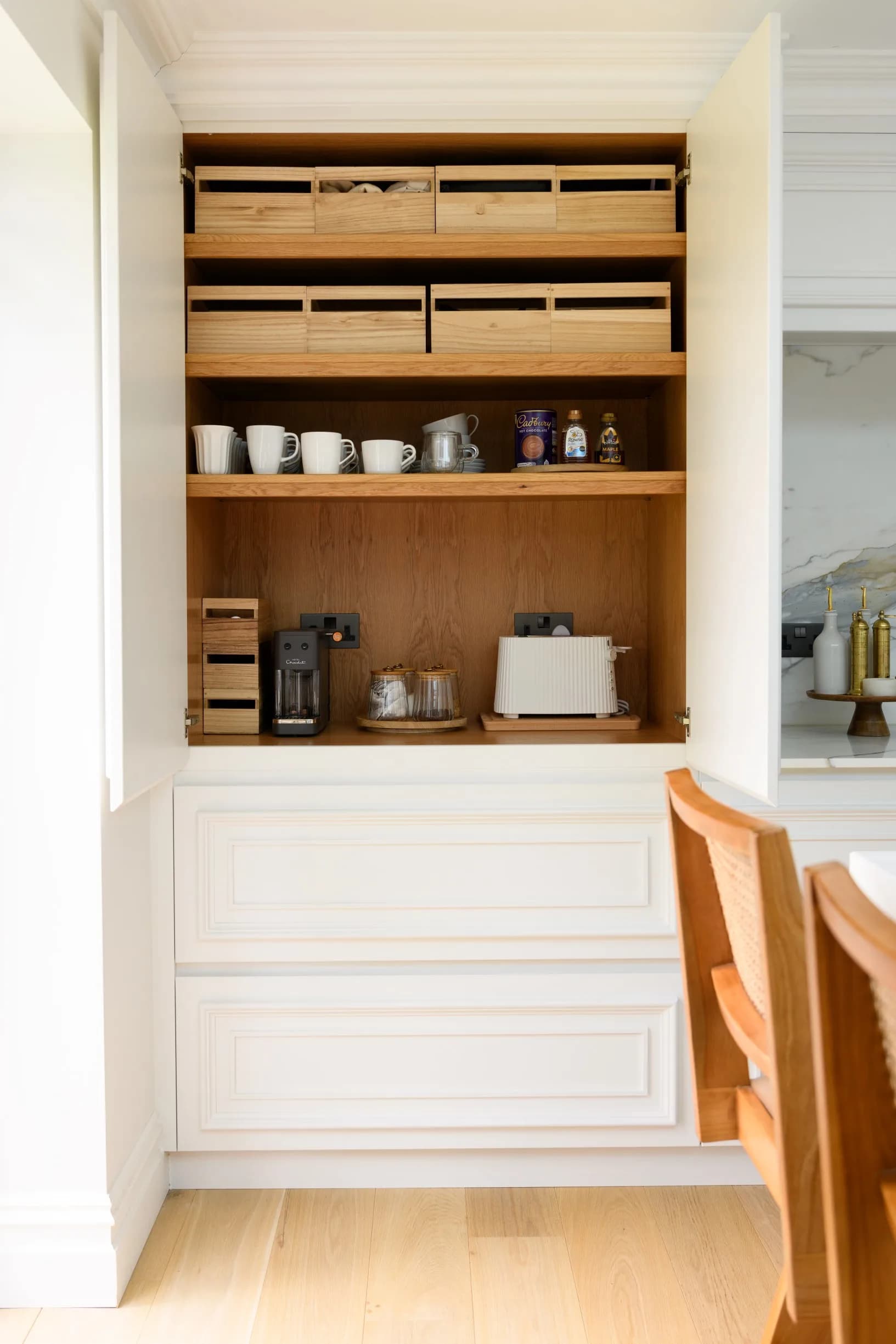 mapesbury traditional handleless kitchen epping essex handmade kitchen company (49)-2