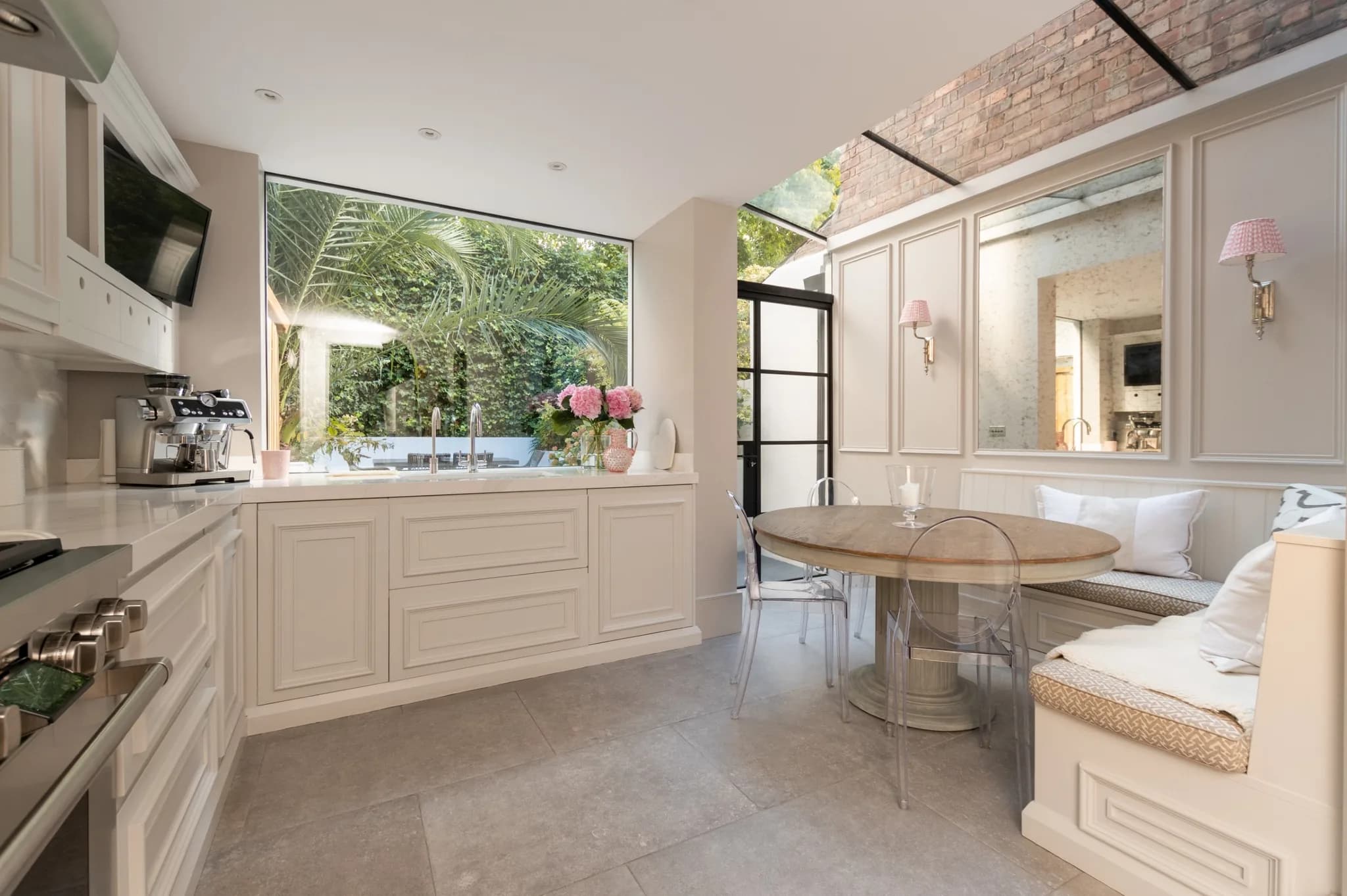 Cafécore Design: Bringing the Café Aesthetic to your Home
