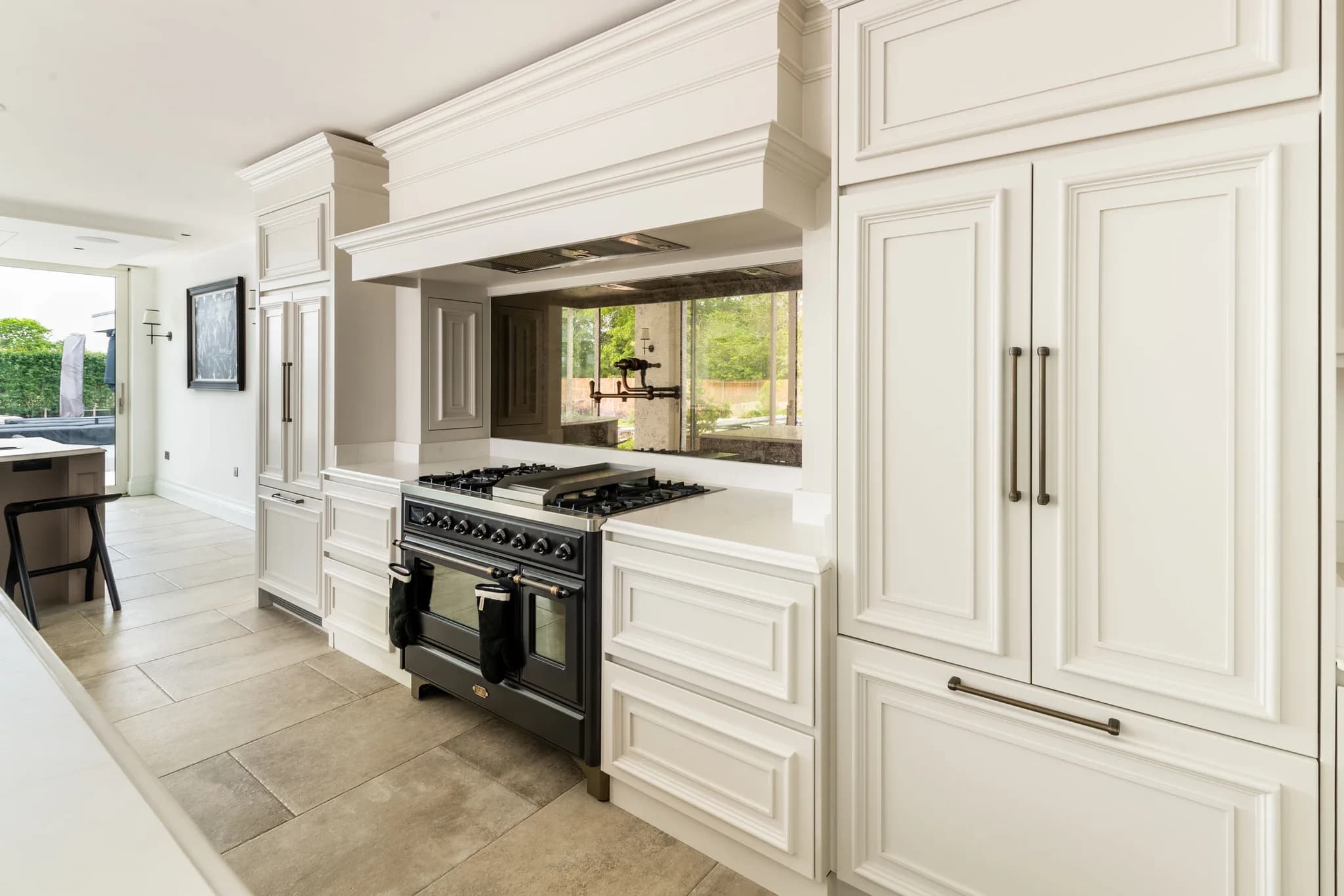 traditional-mapesbury-handleless-kitchen-great-eversden-handmade-kitchen-company (2)