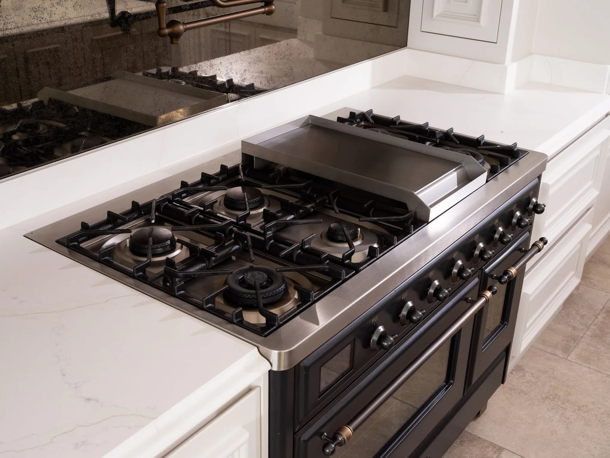 traditional-mapesbury-handleless-kitchen-great-eversden-handmade-kitchen-company (43)