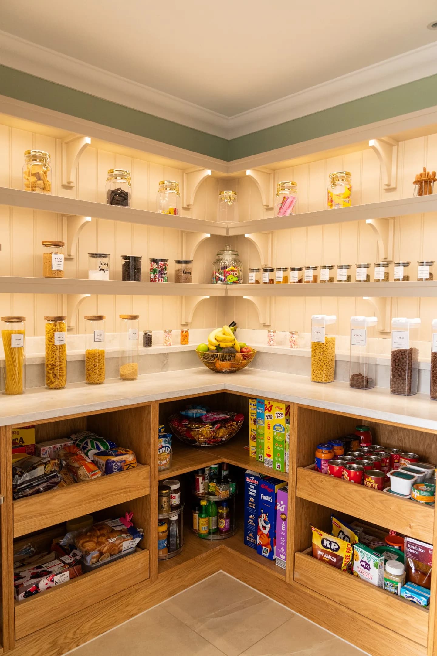 The Design Rules of a Walk-in Pantry We Need to Know