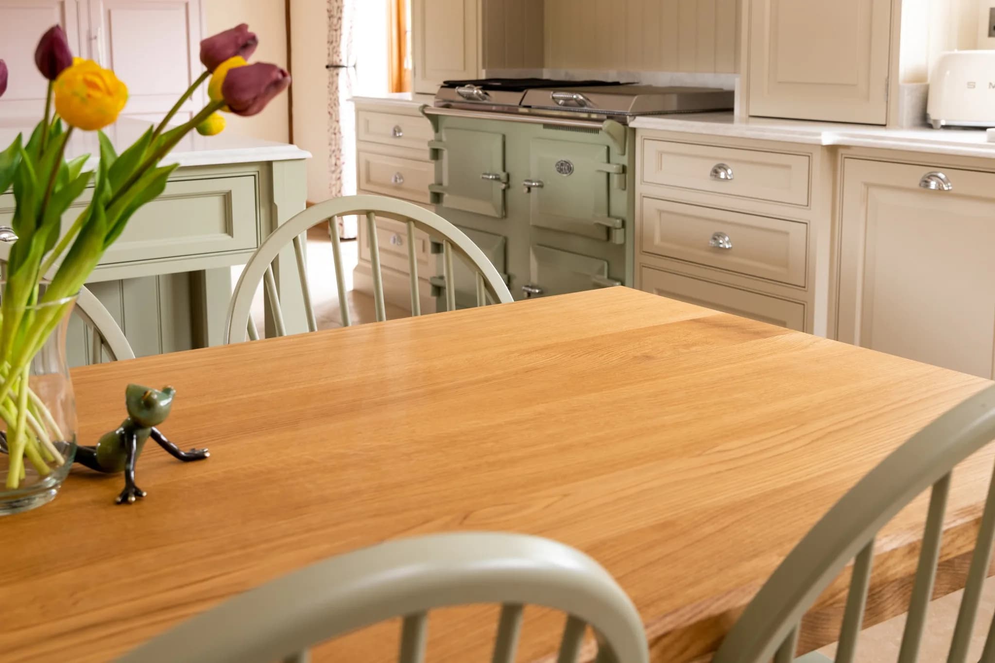 traditional-raised-and-fielded-panel-shaker-handmade-bespoke-kitchen-handmade-kitchen-company (10)