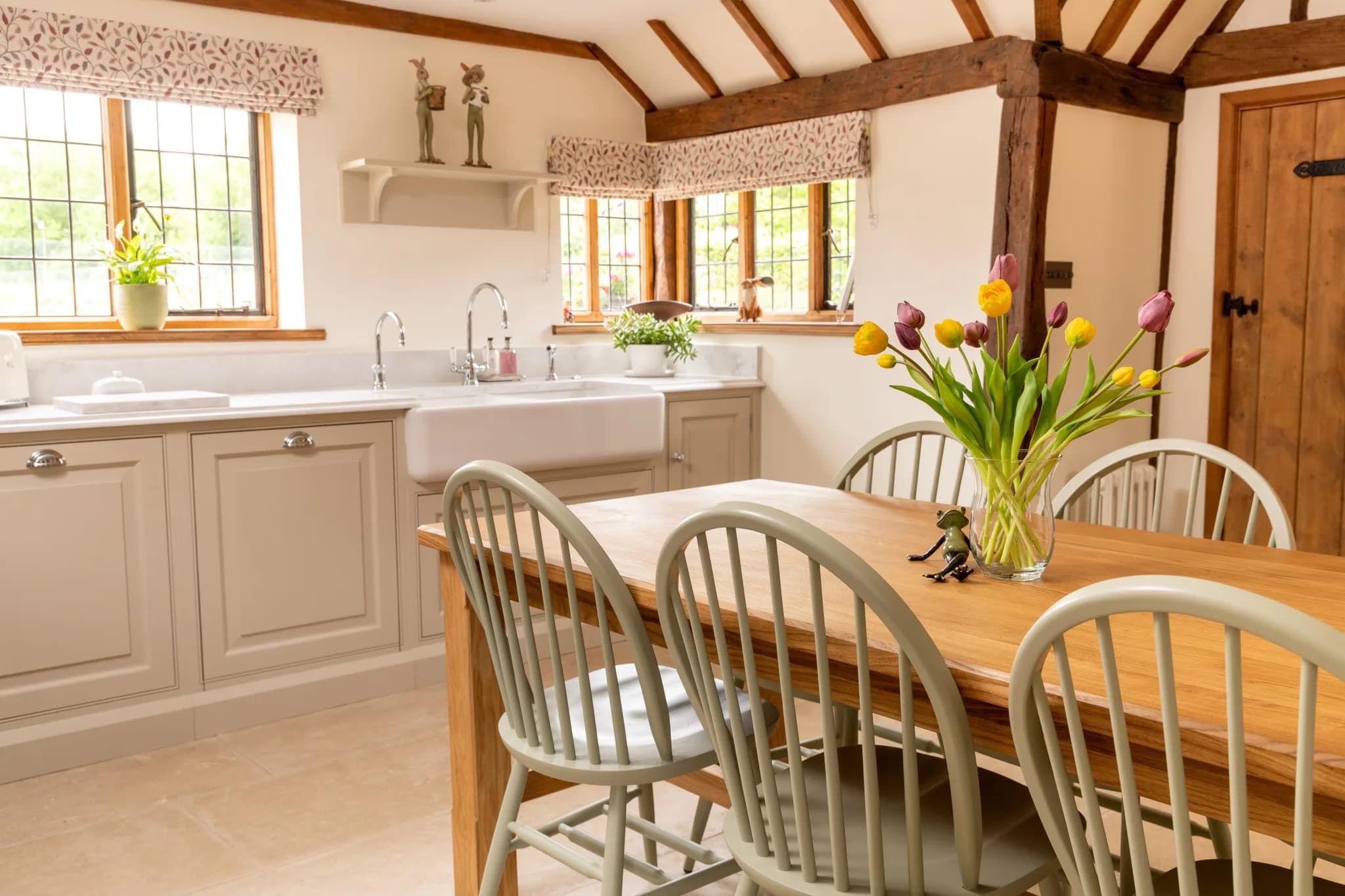 traditional-raised-and-fielded-panel-shaker-handmade-bespoke-kitchen-handmade-kitchen-company (24)
