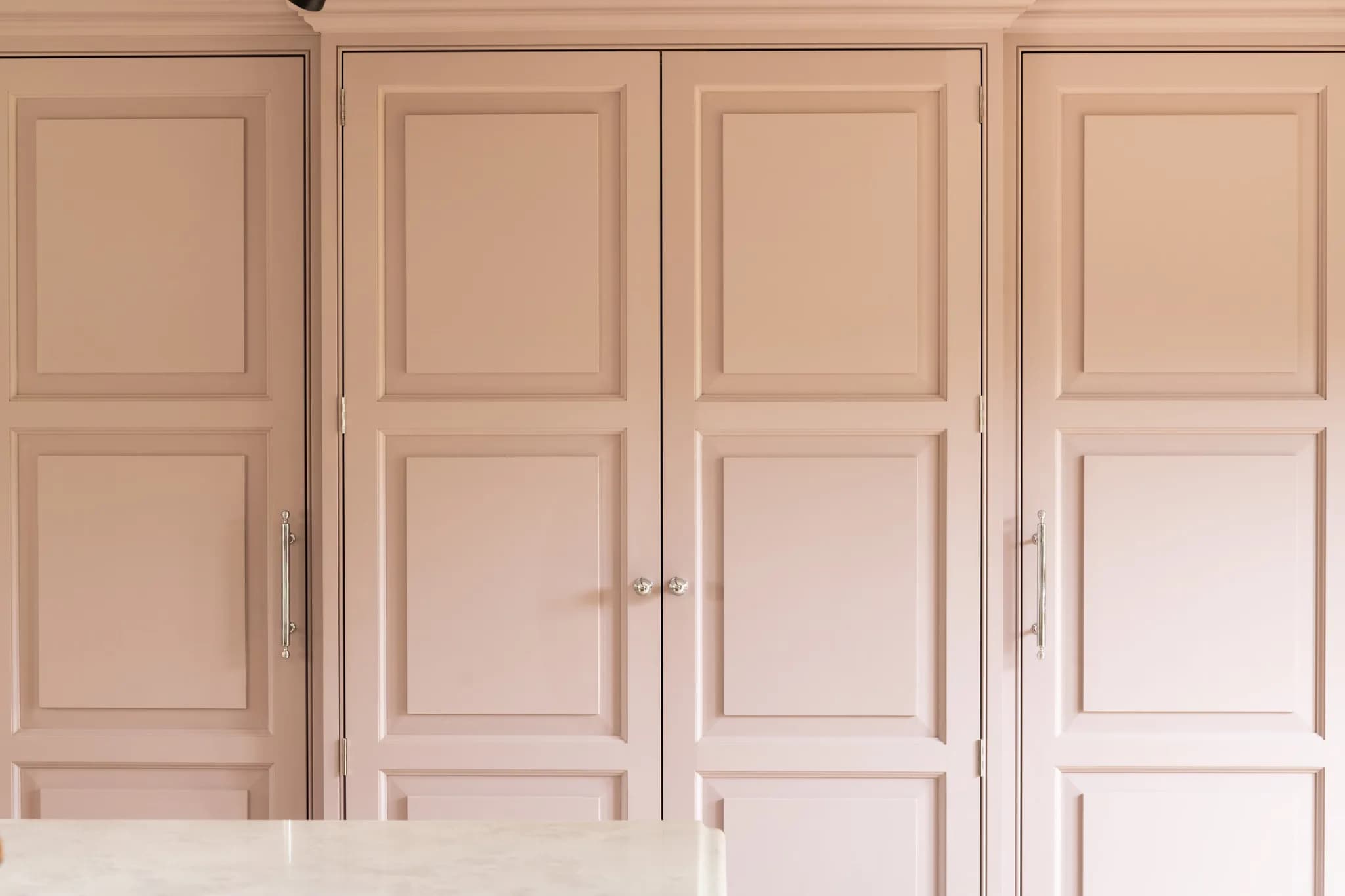 traditional-raised-and-fielded-panel-shaker-handmade-bespoke-kitchen-handmade-kitchen-company (34)