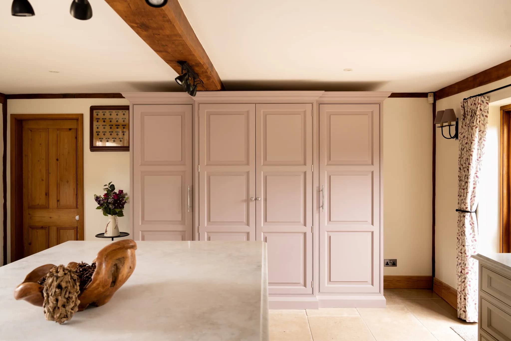traditional-raised-and-fielded-panel-shaker-handmade-bespoke-kitchen-handmade-kitchen-company (35)