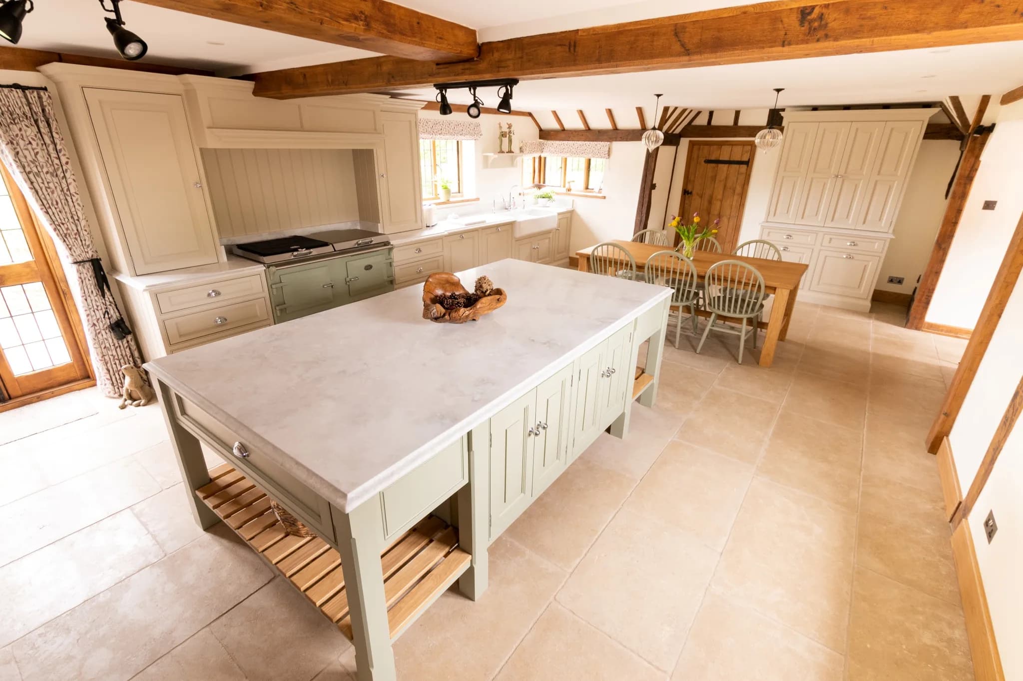 traditional-raised-and-fielded-panel-shaker-handmade-bespoke-kitchen-handmade-kitchen-company (38)