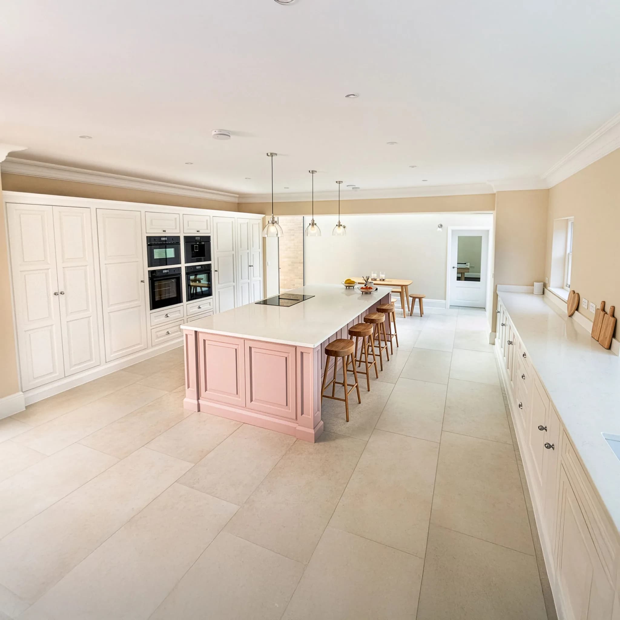 Traditional Raised Shaker Kitchen & Utility 96 - Sandy