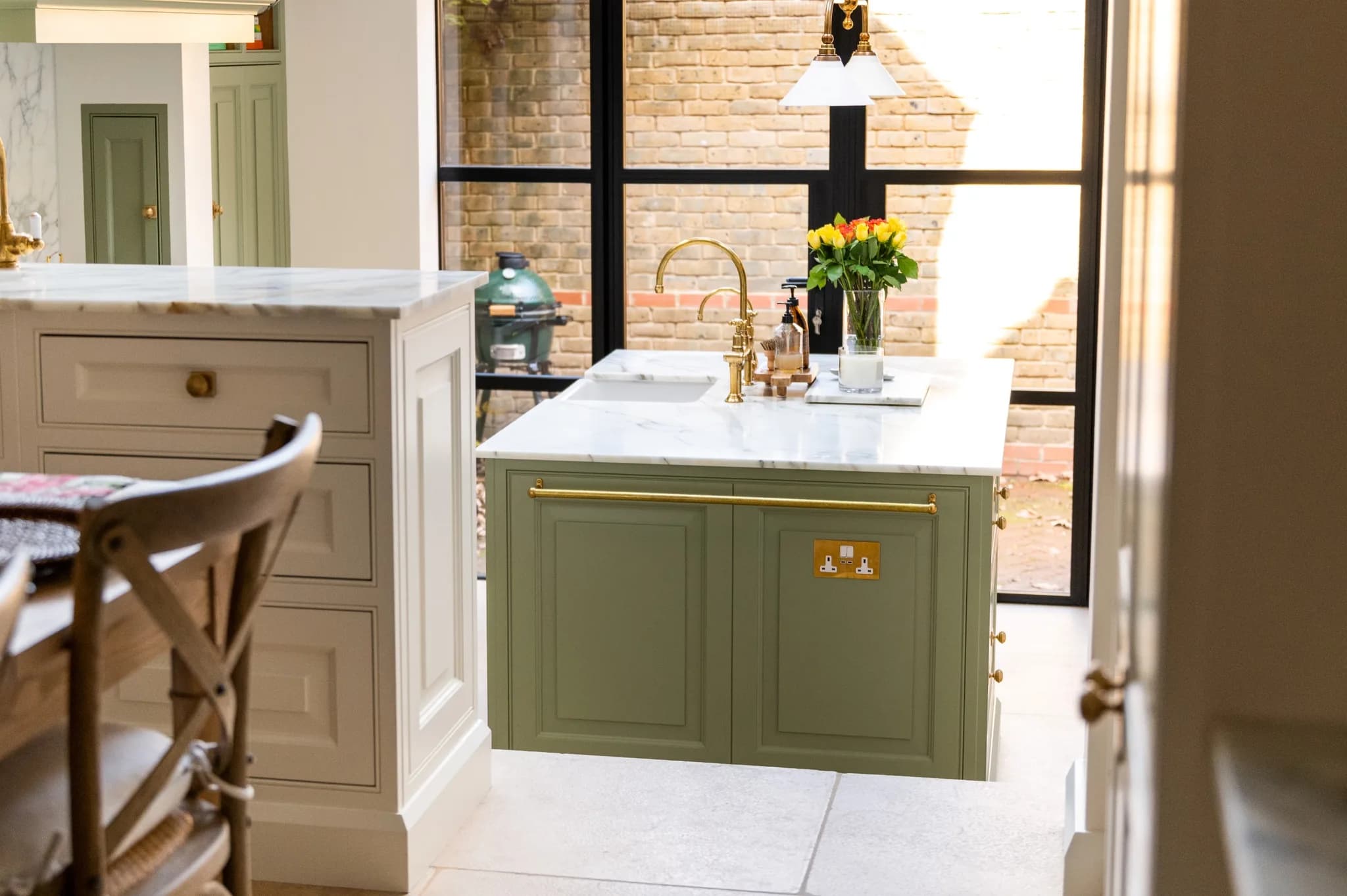 traditional-shaker-bespoke-handmade-kitchen-brunswick-quay-london-handmade-kitchen-company (1)