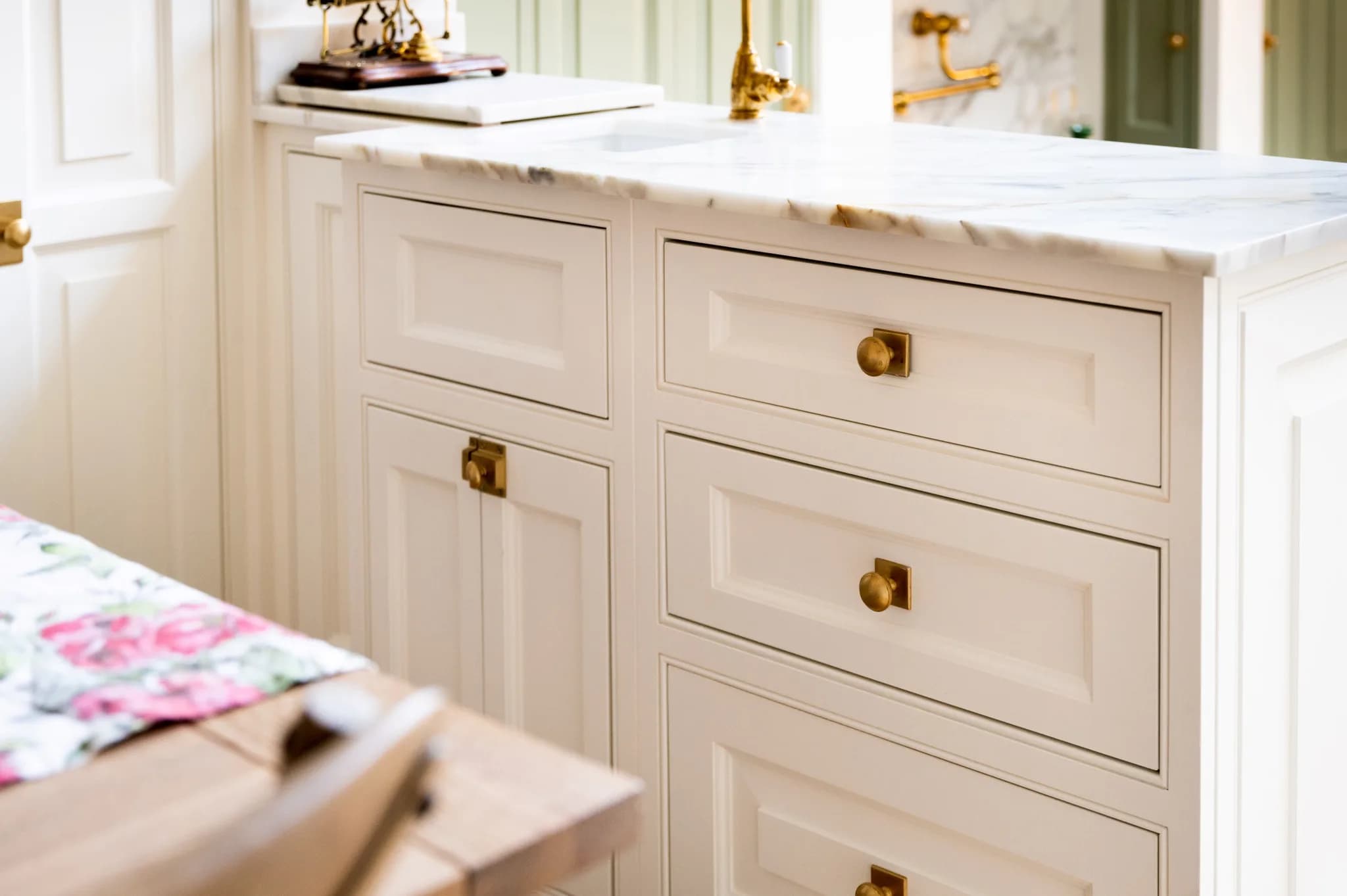 traditional-shaker-bespoke-handmade-kitchen-brunswick-quay-london-handmade-kitchen-company (64)