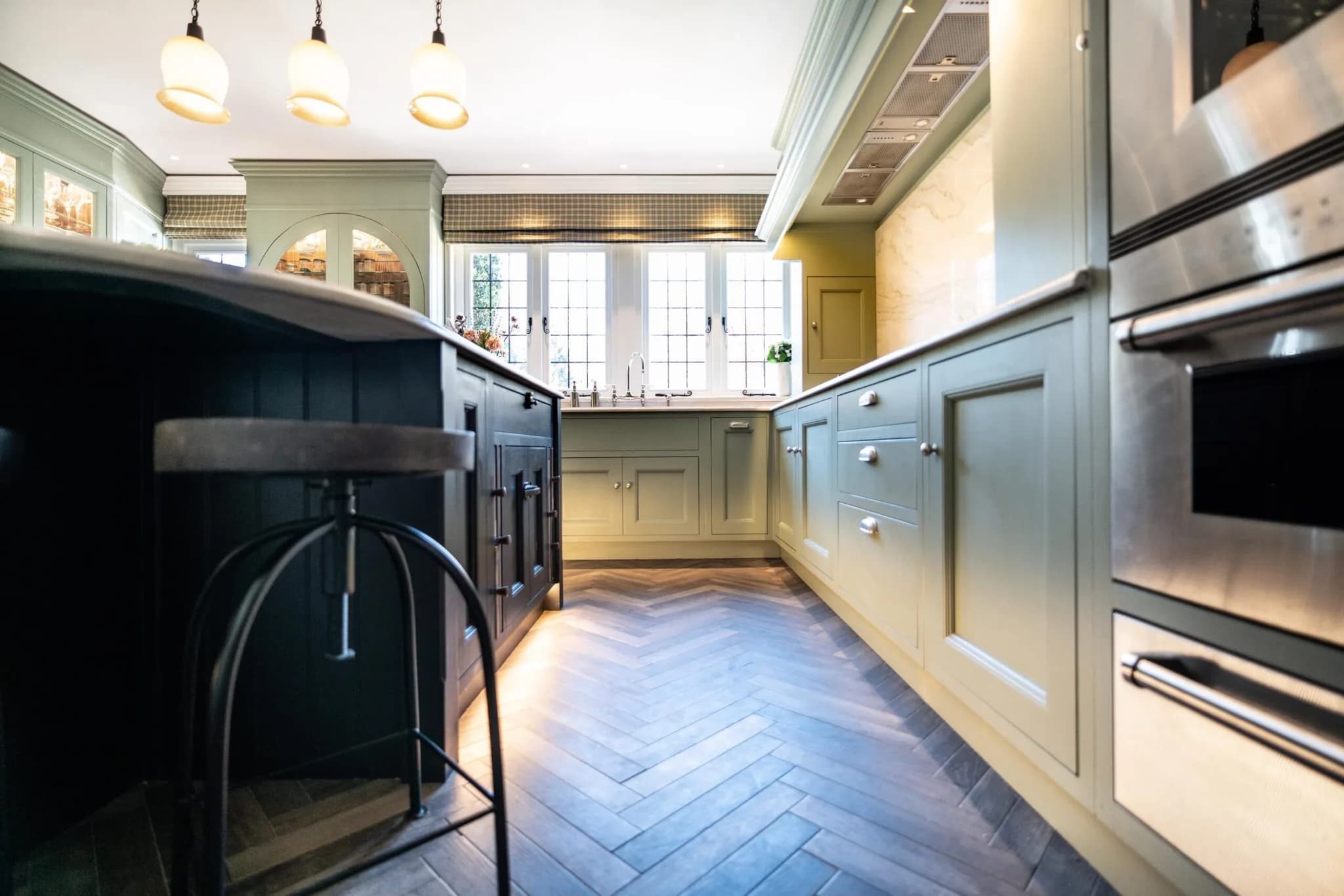 traditional-shaker-kitchen-woldingham-surrey-handmade-kitchen-co-essex (14)